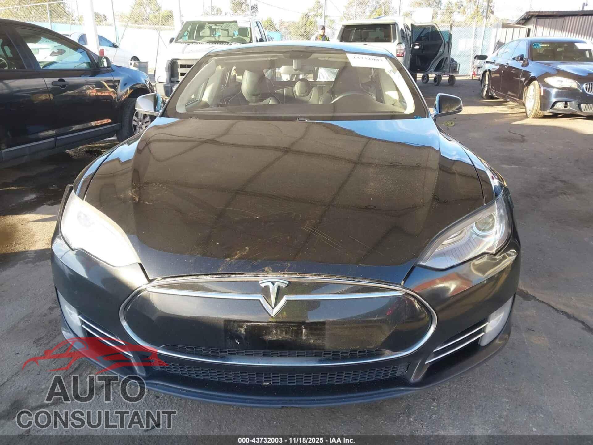 TESLA MODEL S 2013 - 5YJSA1DG2DFP14531