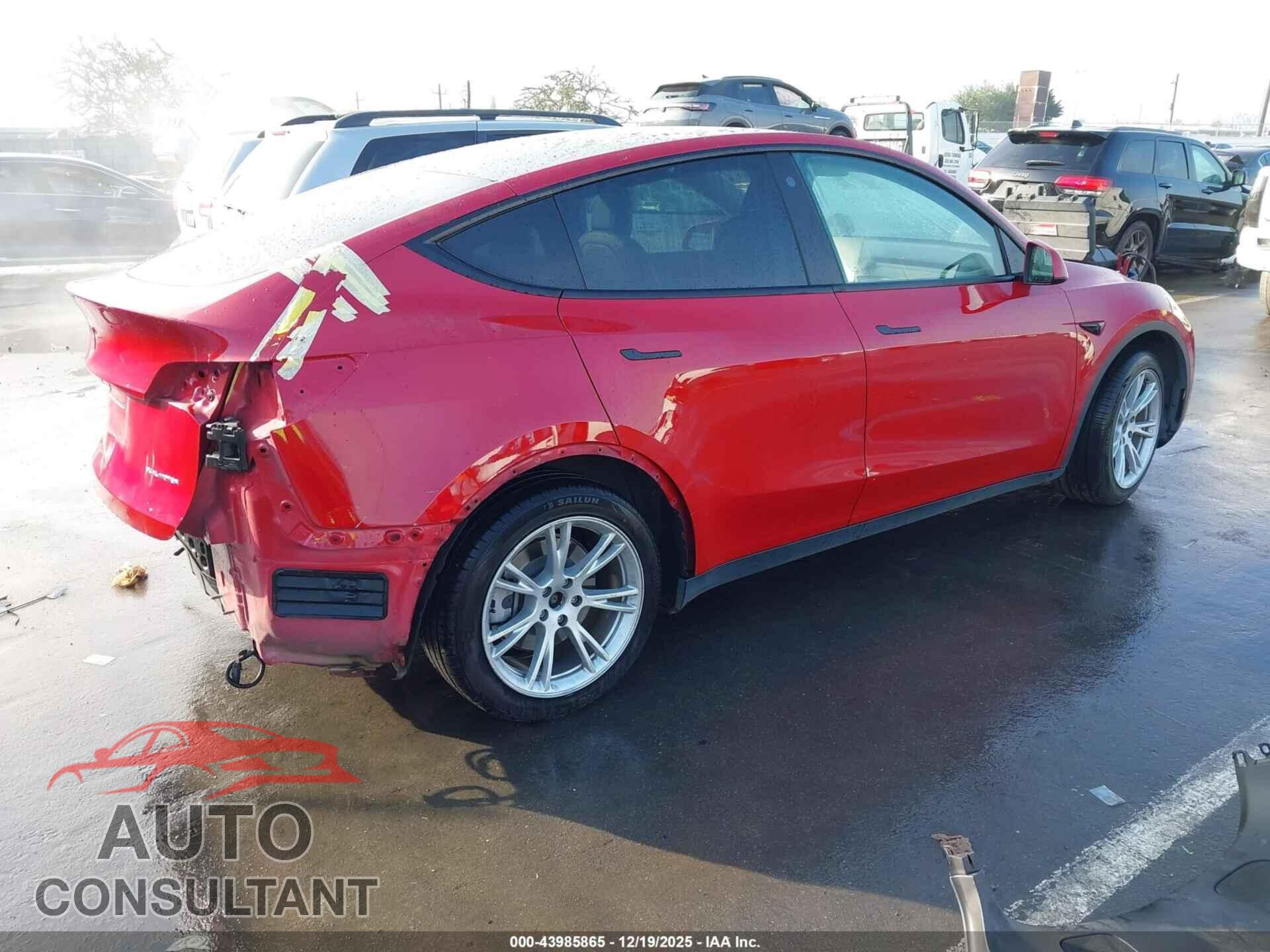 TESLA MODEL Y 2021 - 5YJYGDEEXMF199138