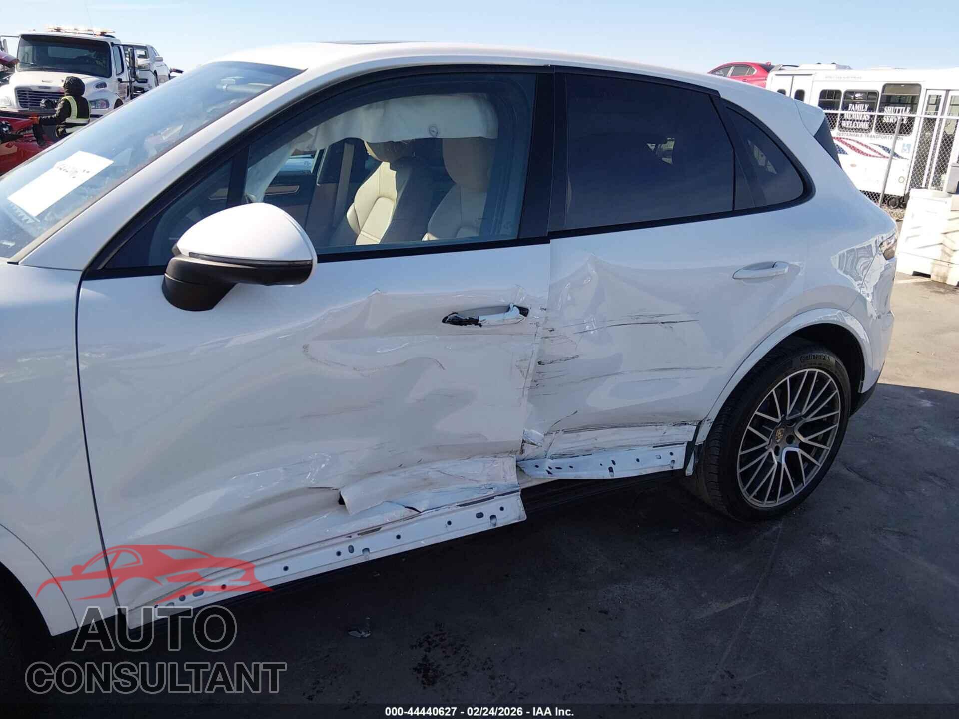 PORSCHE CAYENNE 2023 - WP1AA2AY4PDA00196