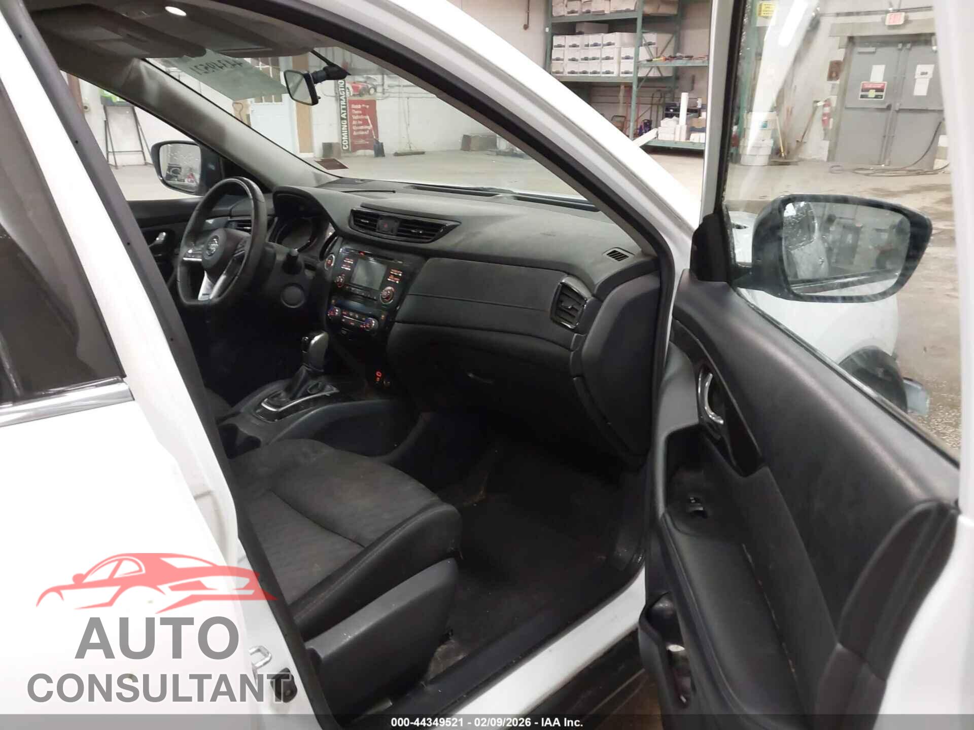 NISSAN ROGUE 2017 - KNMAT2MVXHP522859
