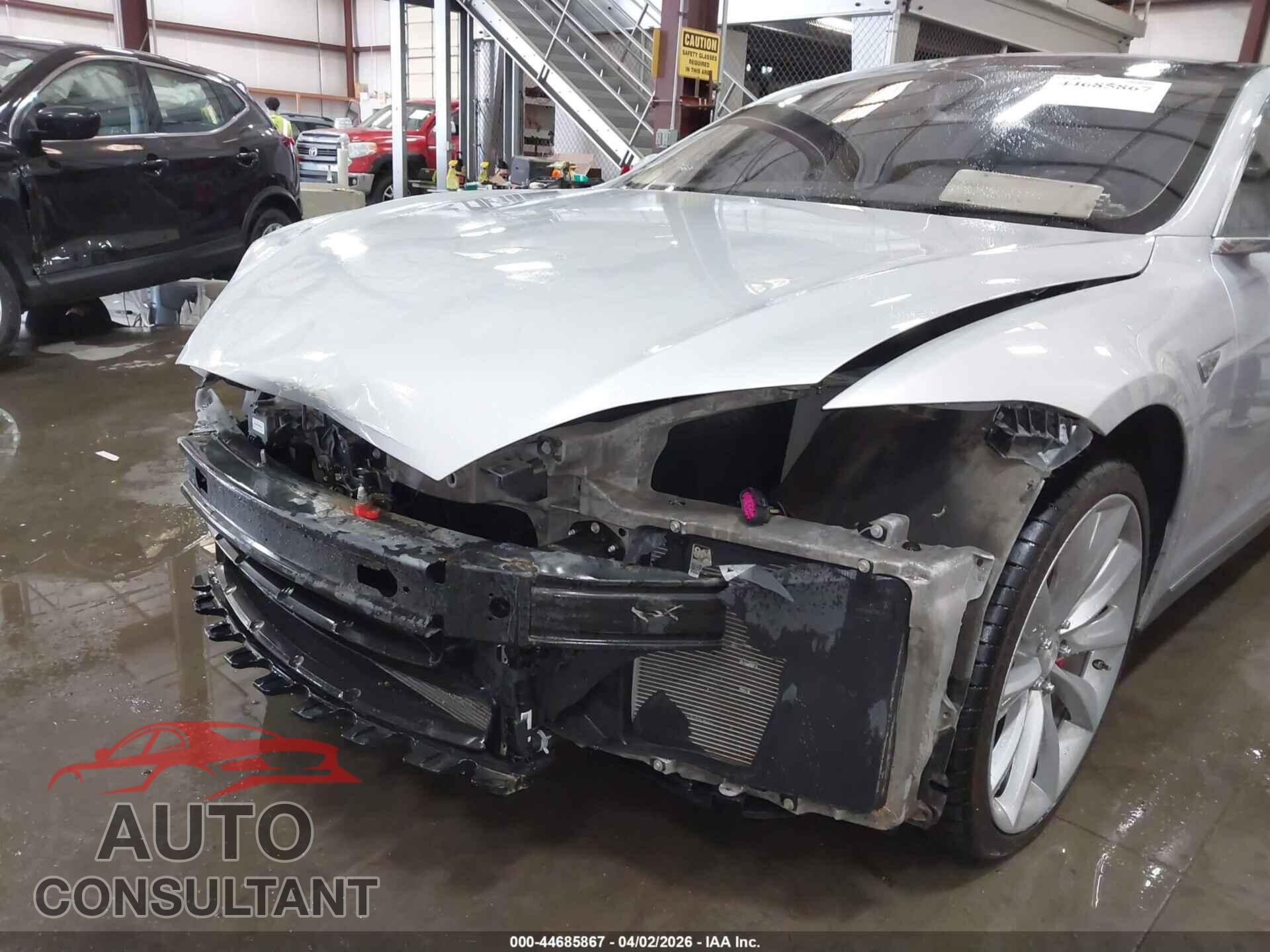TESLA MODEL S 2014 - 5YJSA1H14EFP39311