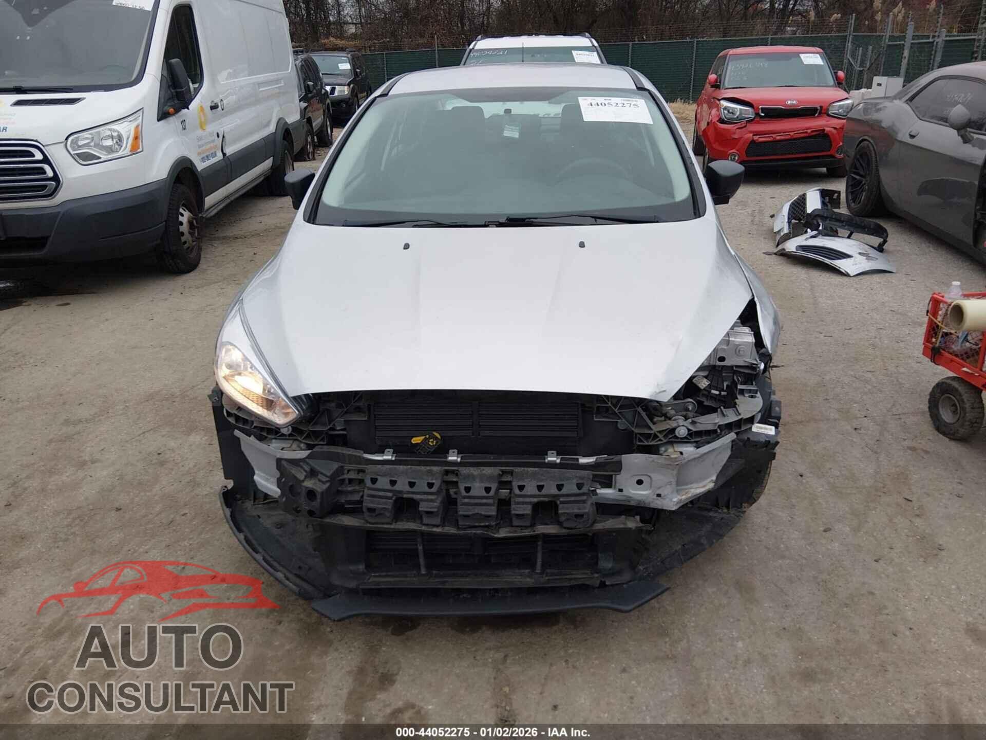 FORD FOCUS 2018 - 1FADP3E20JL324466