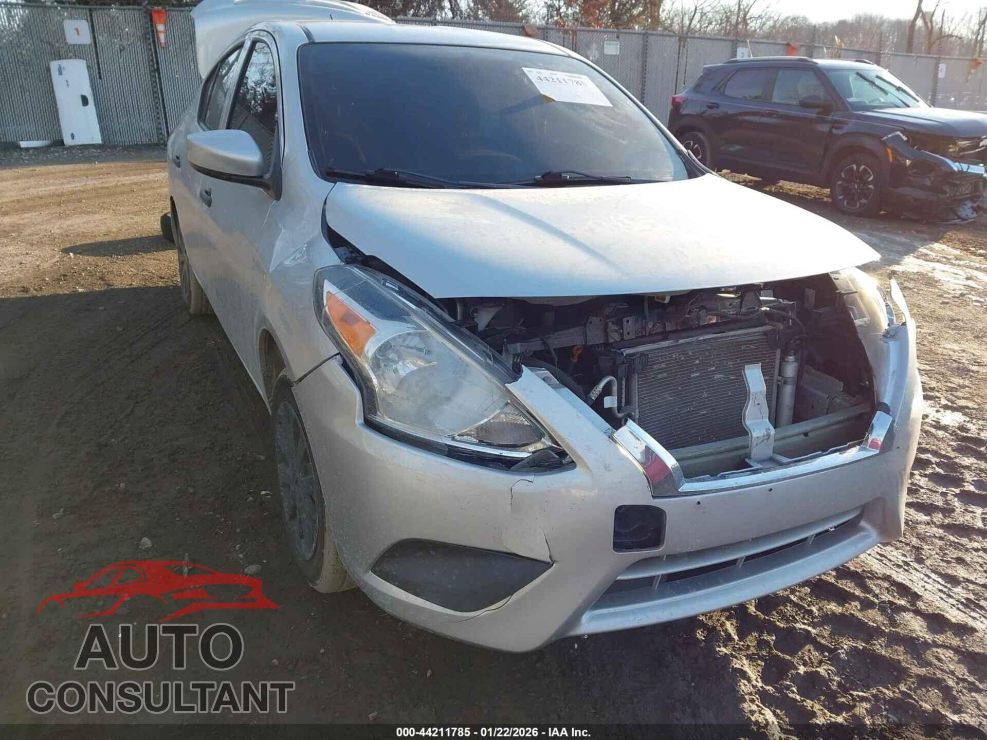 NISSAN VERSA 2019 - 3N1CN7AP3KL825770