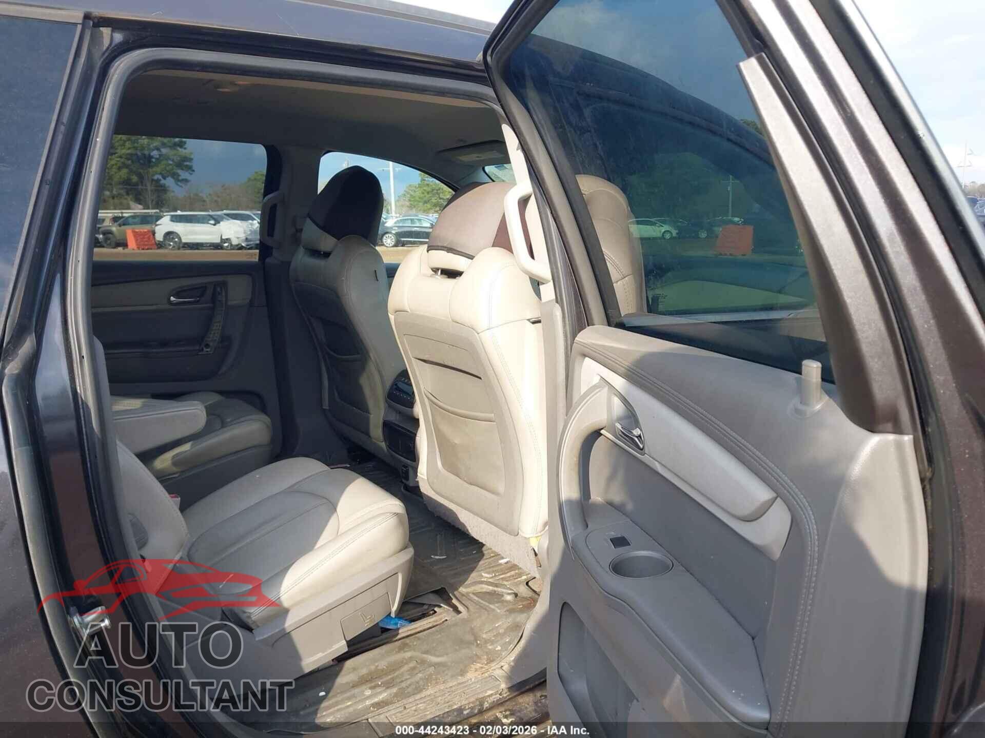CHEVROLET TRAVERSE 2015 - 1GNKRHKD1FJ149556