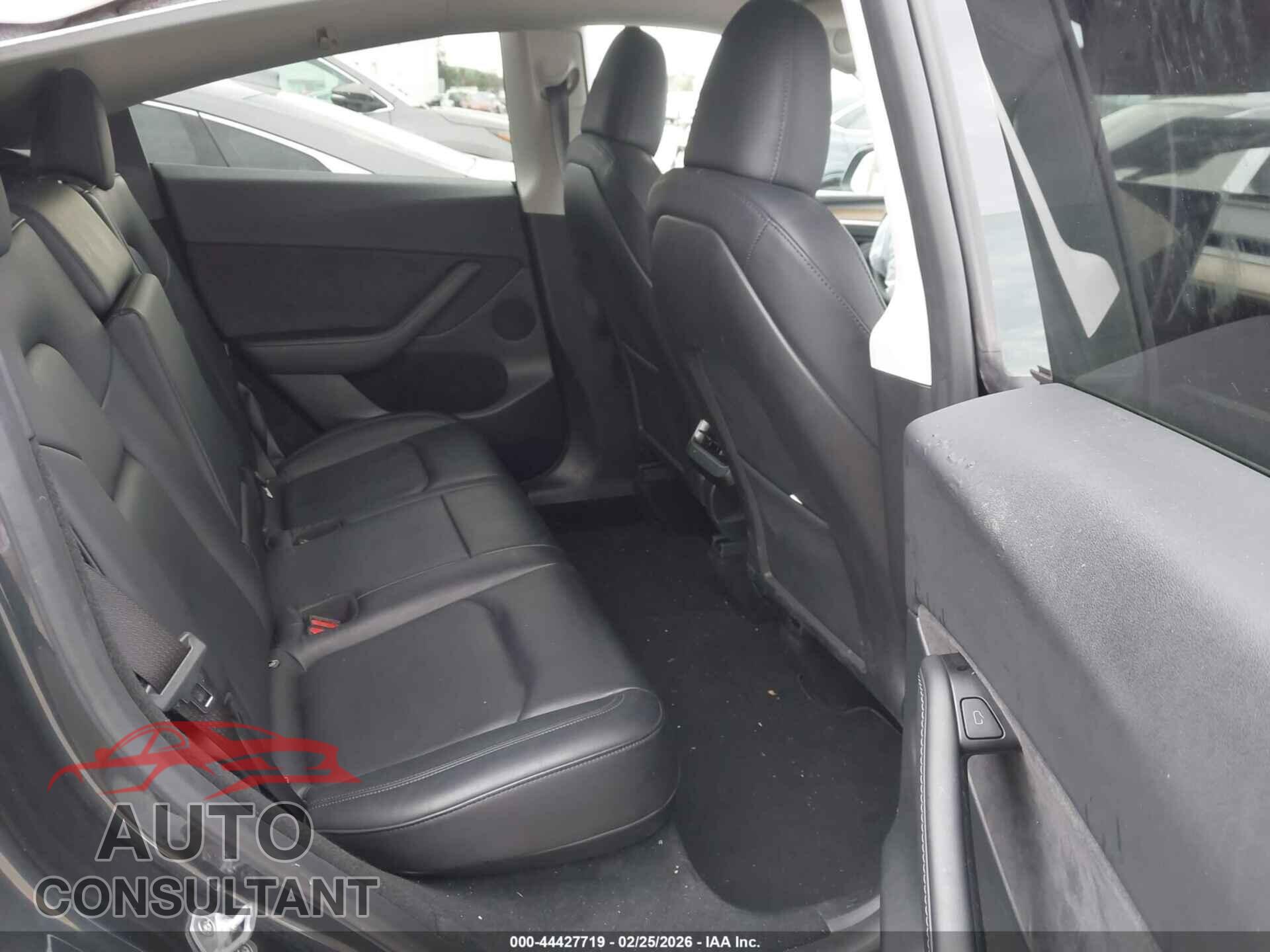 TESLA MODEL Y 2024 - 7SAYGDEE7RF014697