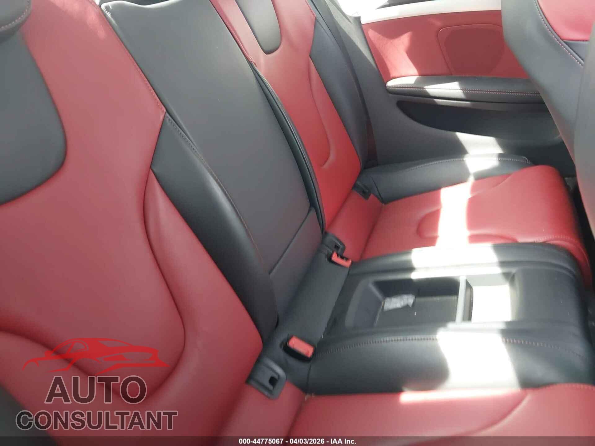 AUDI S5 2015 - WAUCGAFR5FA045116