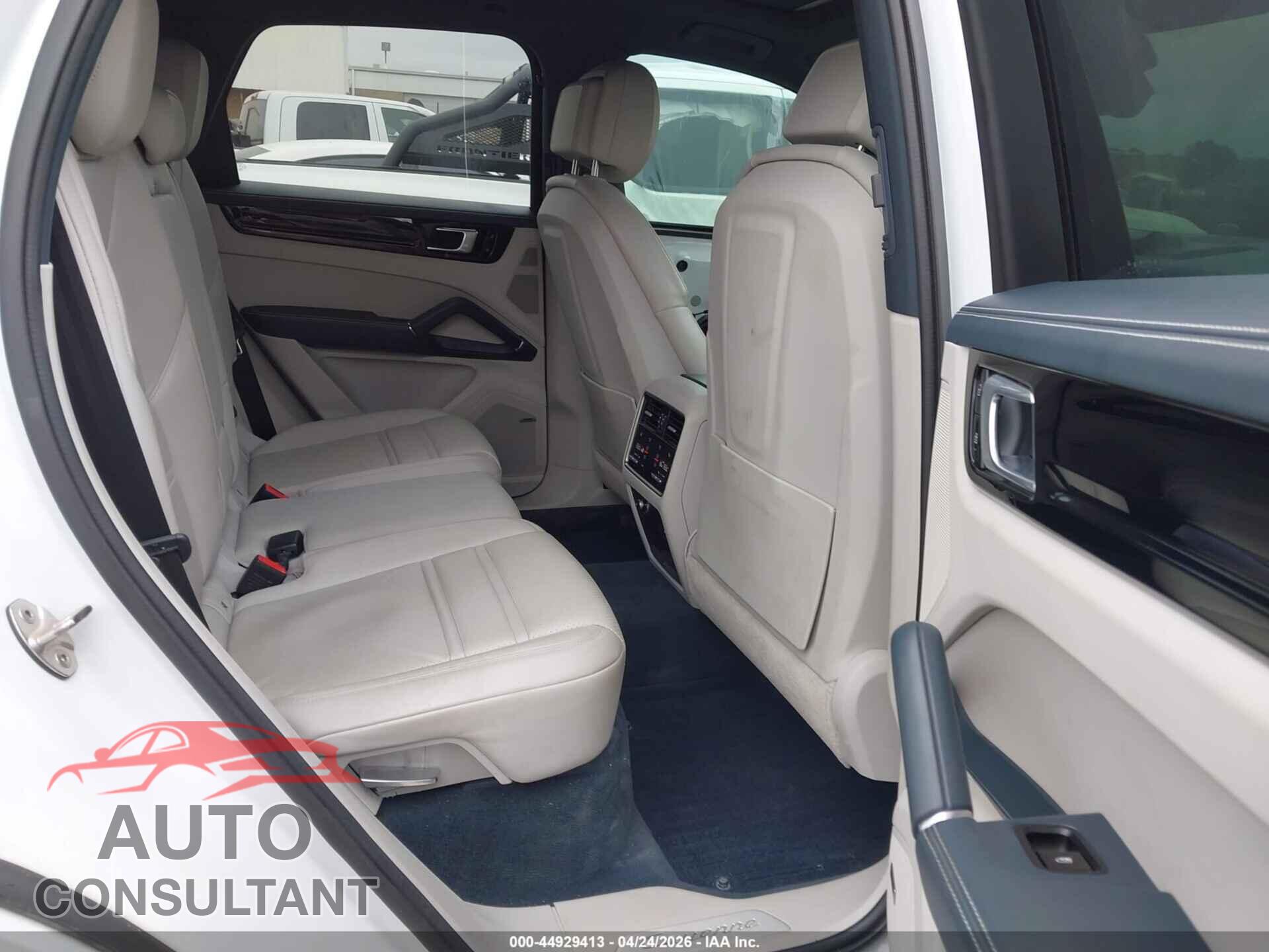 PORSCHE CAYENNE 2020 - WP1AA2AY2LDA09327
