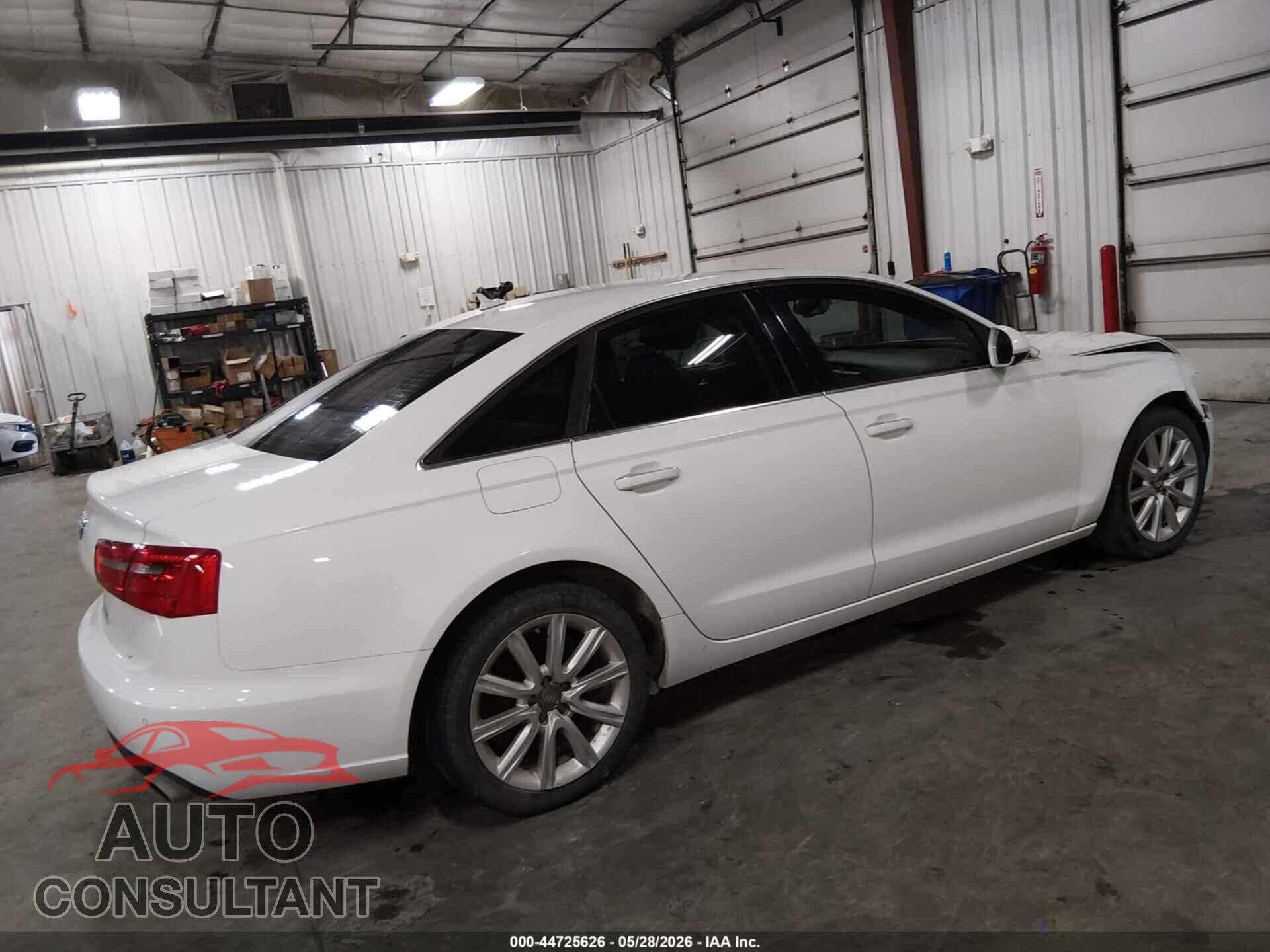 AUDI A6 2013 - WAUGFAFC8DN058156