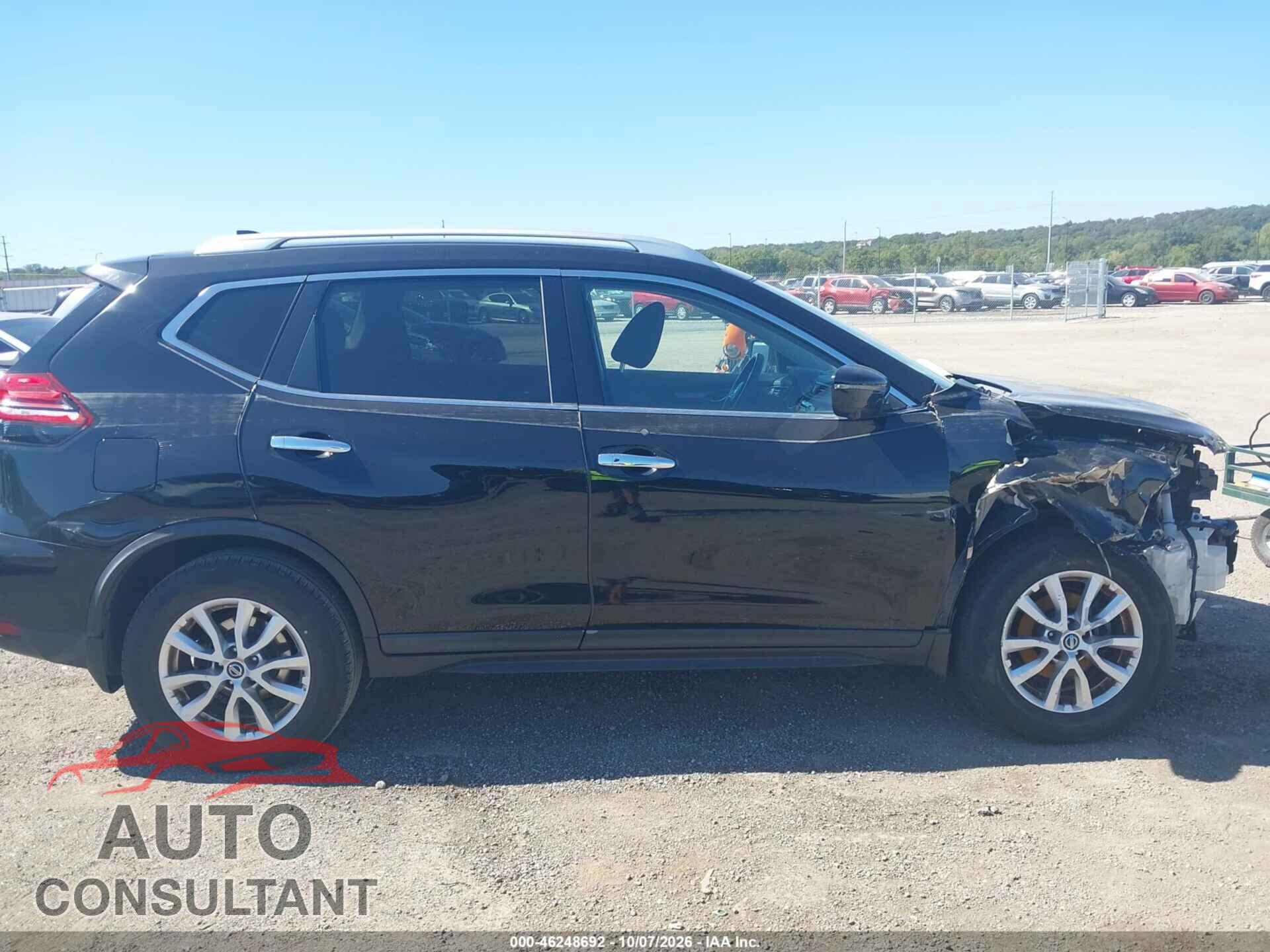 NISSAN ROGUE 2017 - KNMAT2MV0HP524071