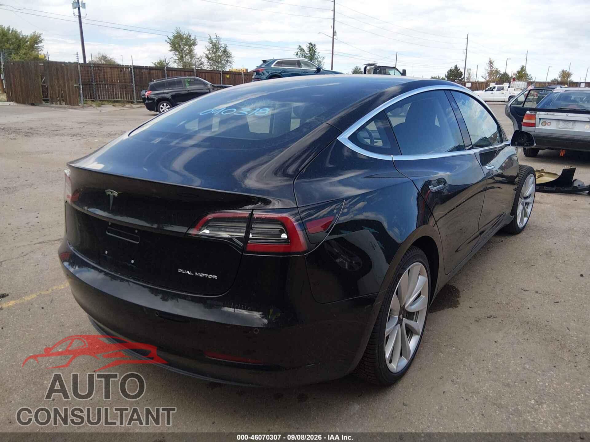 TESLA MODEL 3 2018 - 5YJ3E1EB4JF090318