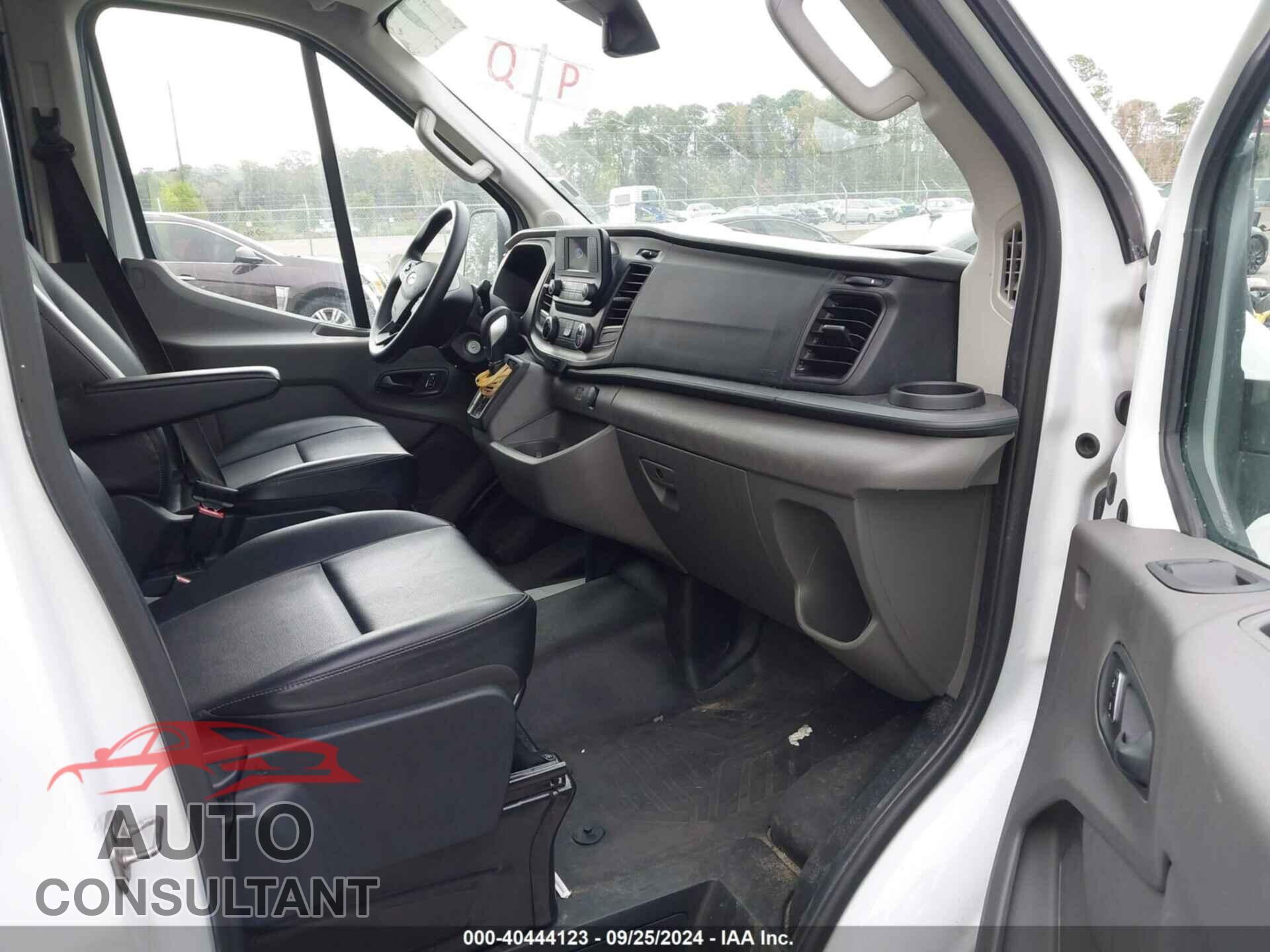 FORD TRANSIT-250 2023 - 1FTBR1X85PKA71094