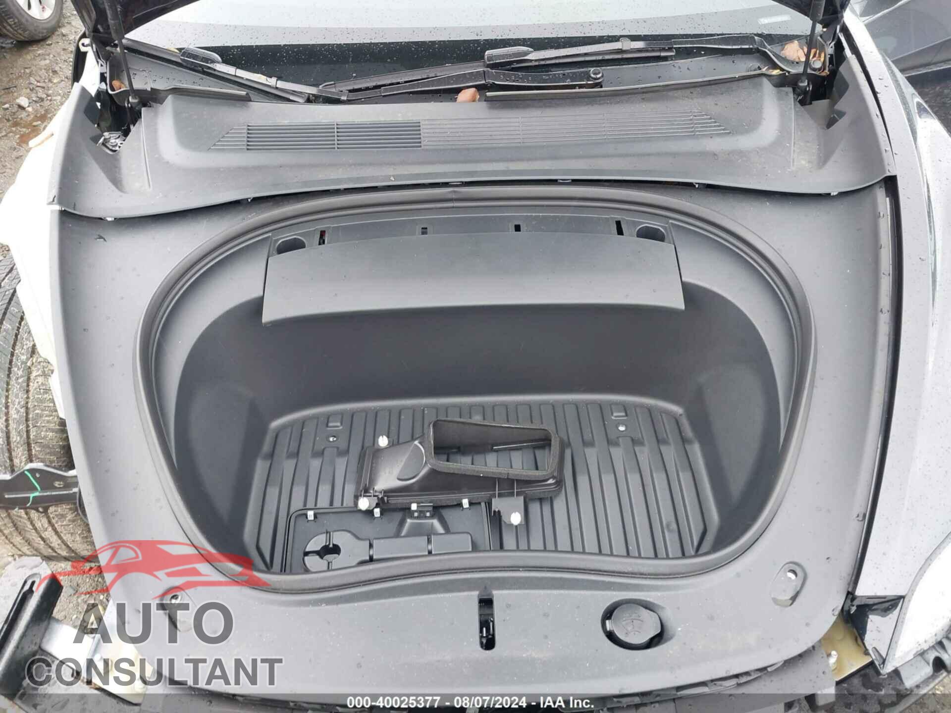 TESLA MODEL 3 2024 - 5YJ3E1EA3RF734779