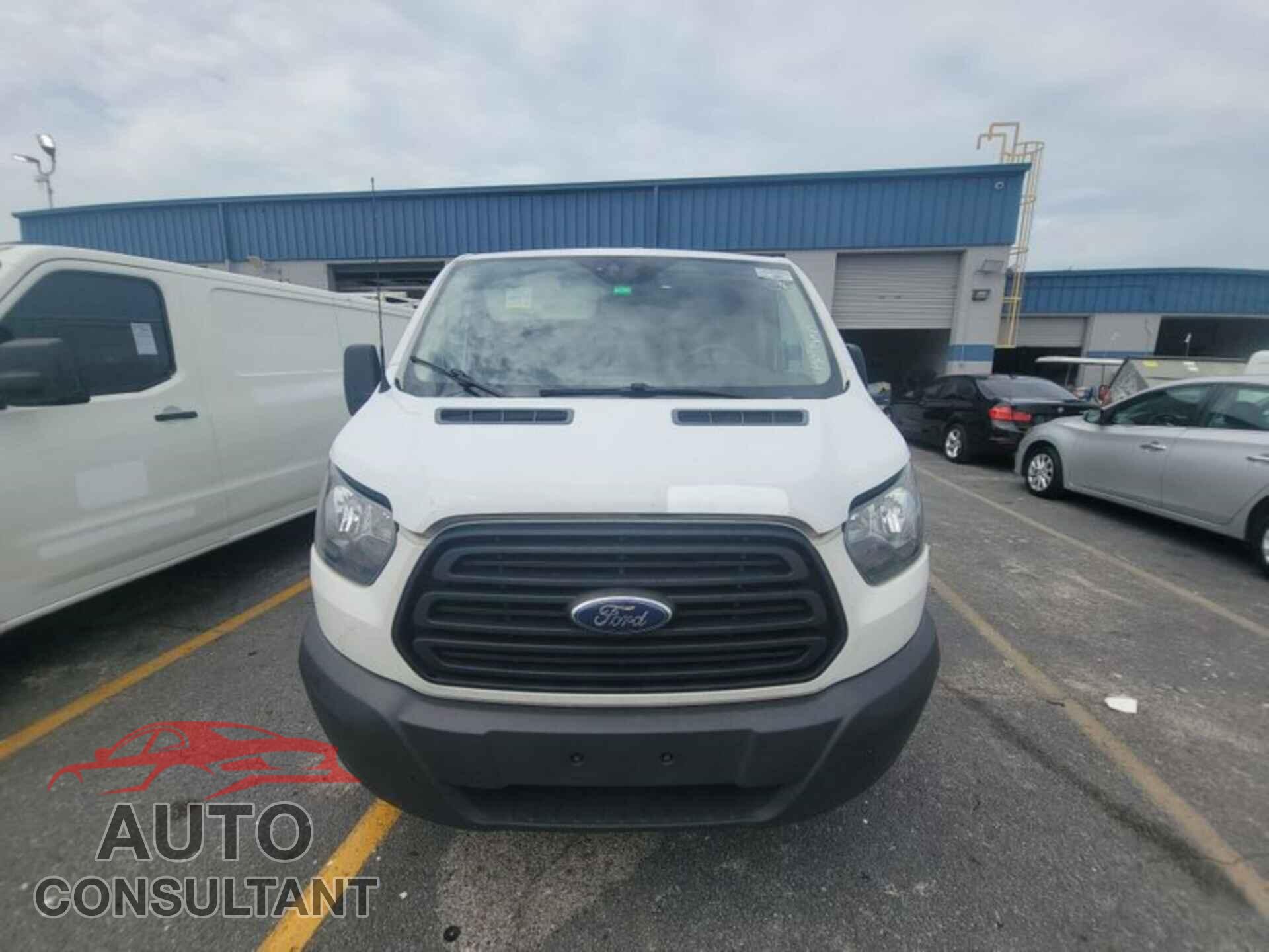 FORD TRANSIT 2019 - 1FTYR1YM4KKB72271