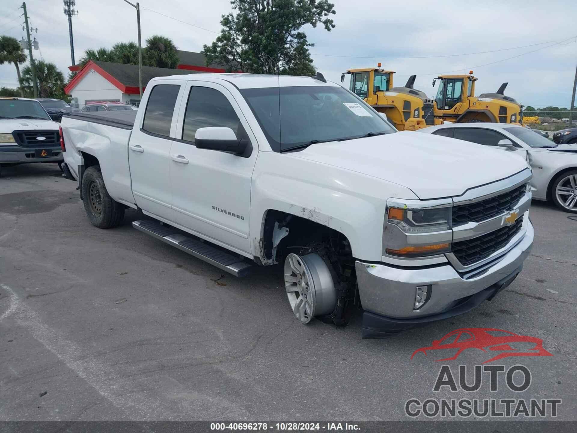 CHEVROLET SILVERADO 1500 2018 - 1GCRCREC4JZ145321