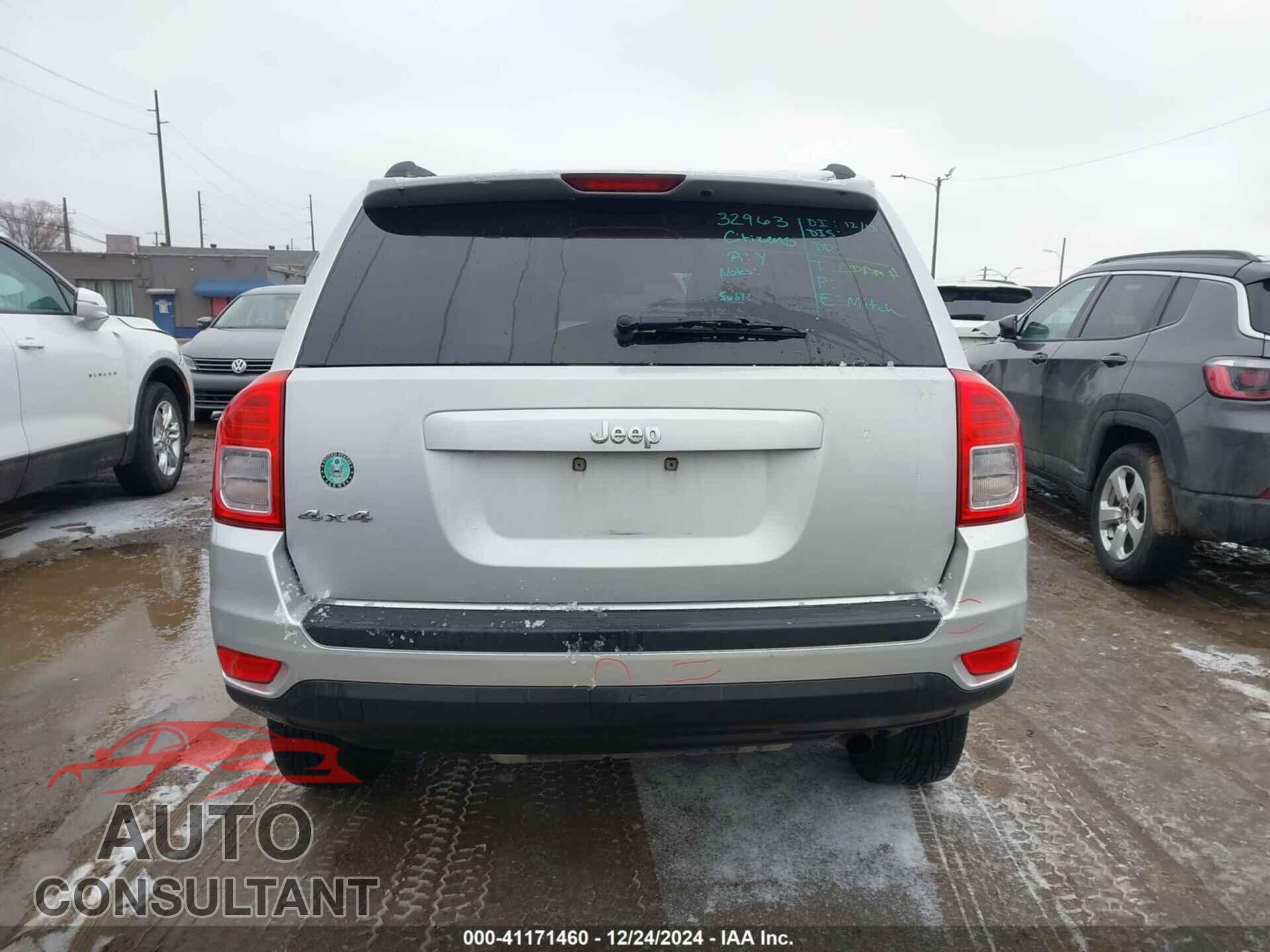 JEEP COMPASS 2011 - 1J4NF1FB7BD215528