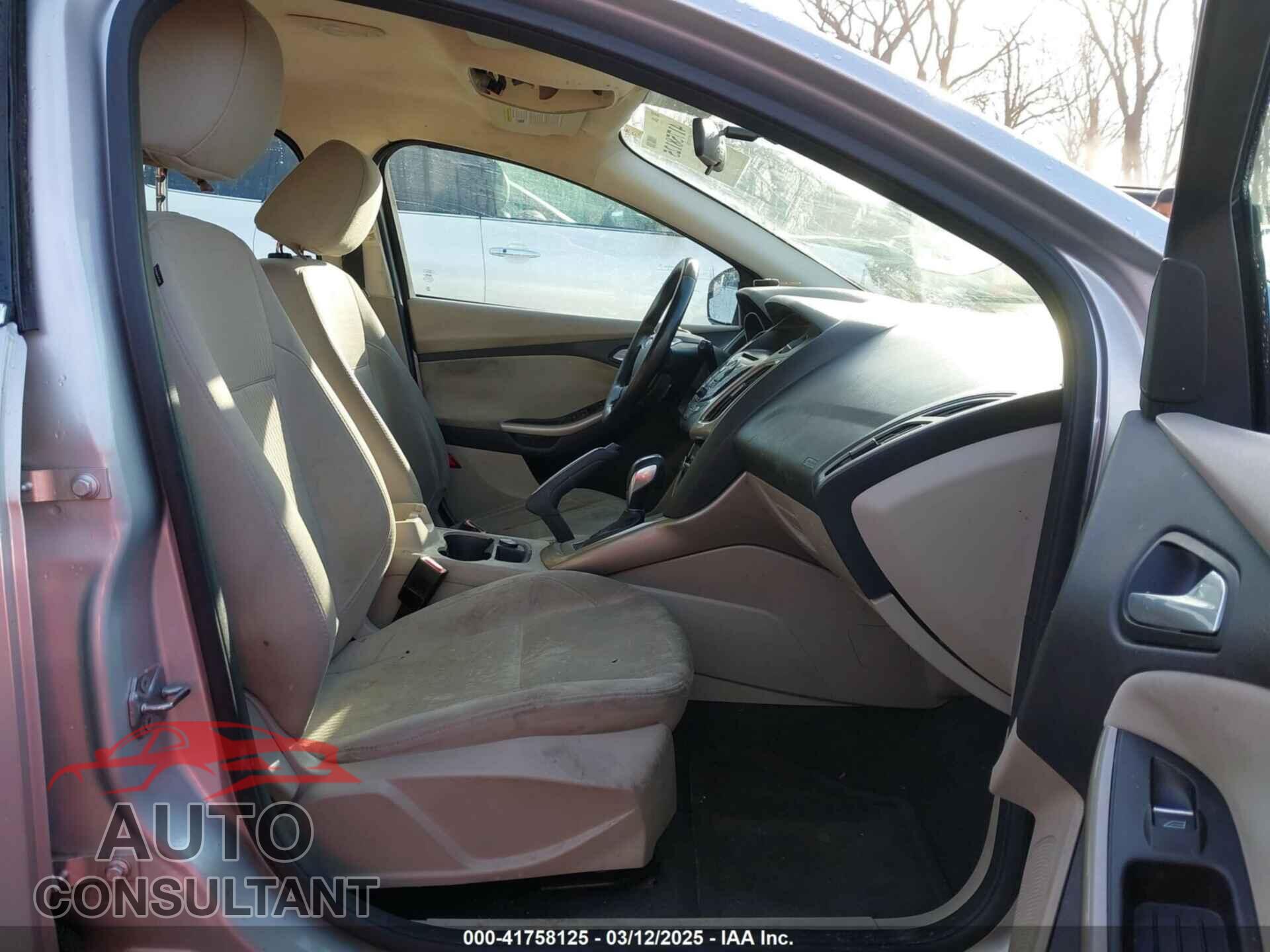 FORD FOCUS 2012 - 1FAHP3M22CL413512
