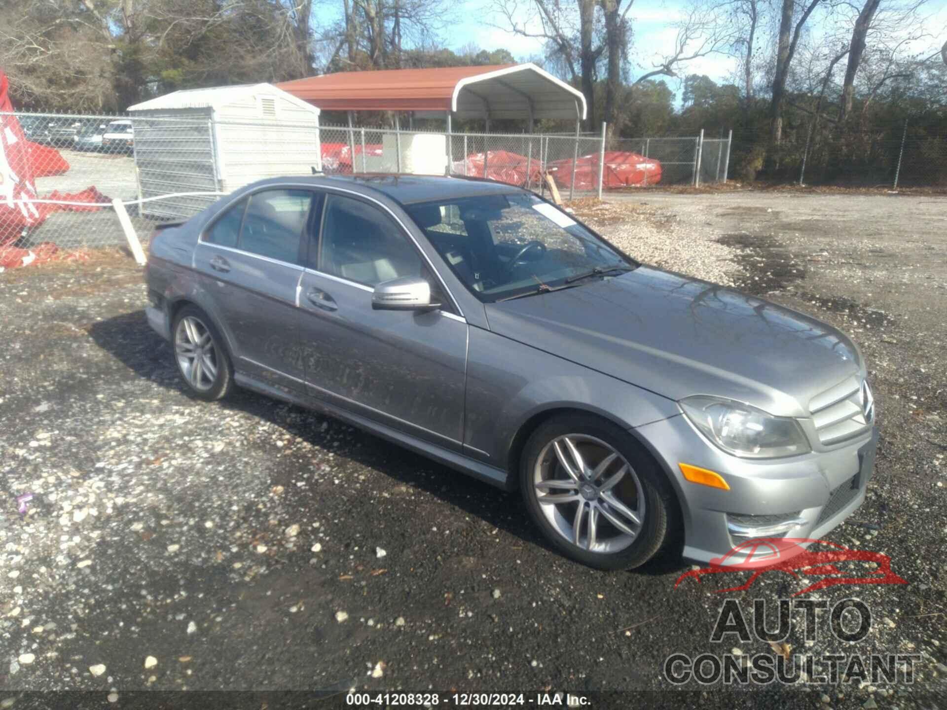 MERCEDES-BENZ C 300 2013 - WDDGF8AB1DR290963