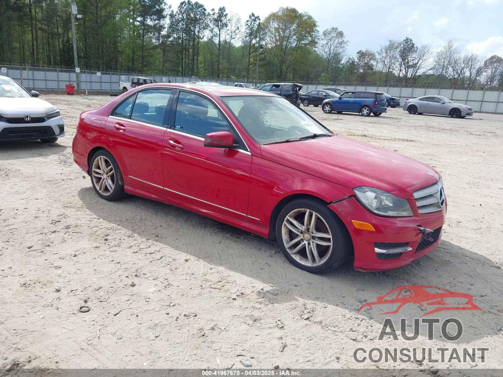 MERCEDES-BENZ C 250 2013 - WDDGF4HB4DR245045