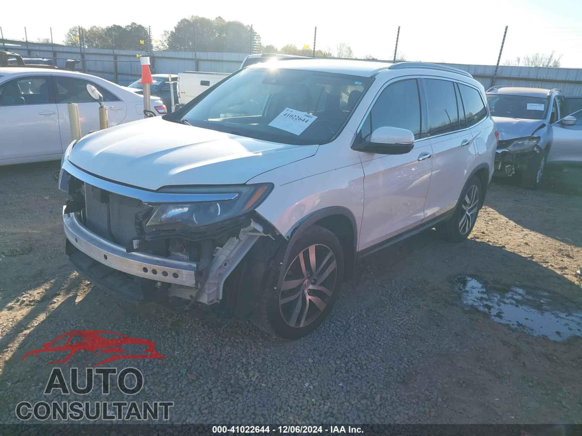 HONDA PILOT 2017 - 5FNYF5H99HB015532