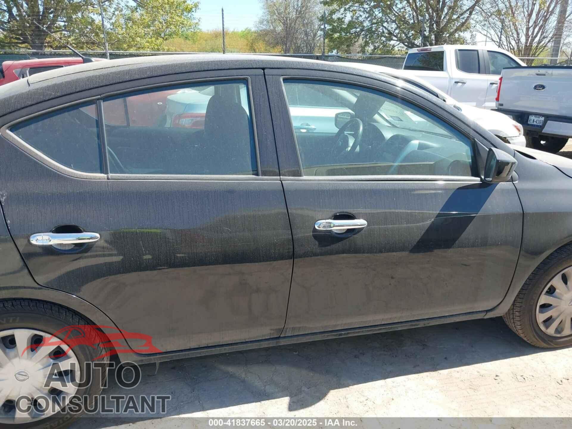 NISSAN VERSA 2019 - 3N1CN7AP3KL854430
