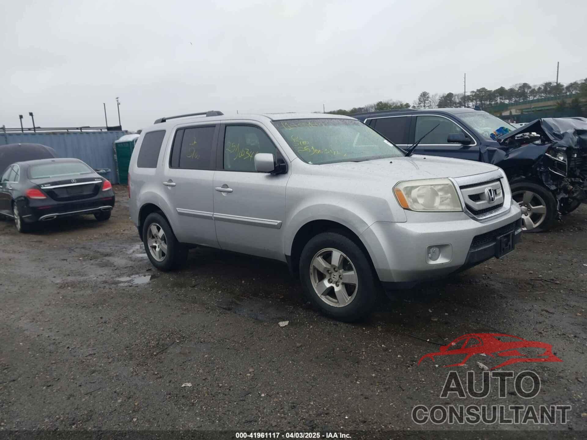 HONDA PILOT 2011 - 5FNYF4H57BB011588
