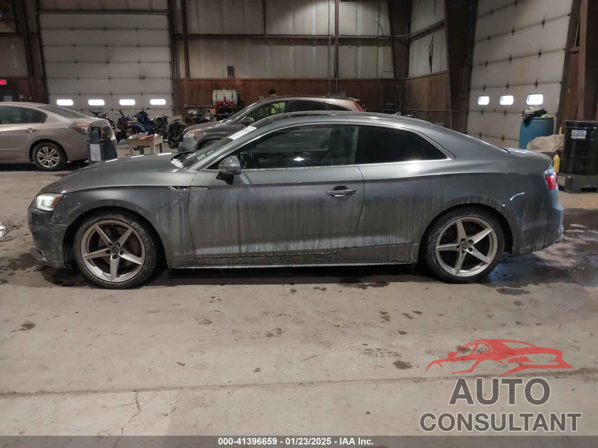 AUDI A5 2018 - WAUTNAF50JA011354