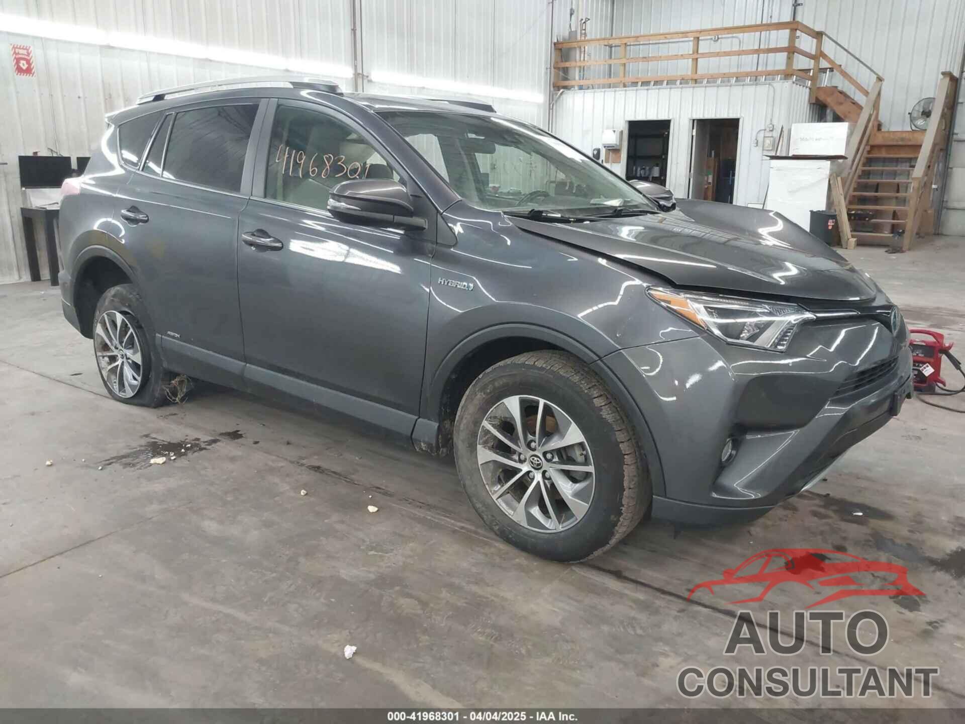 TOYOTA RAV4 HYBRID 2017 - JTMRJREV9HD085681
