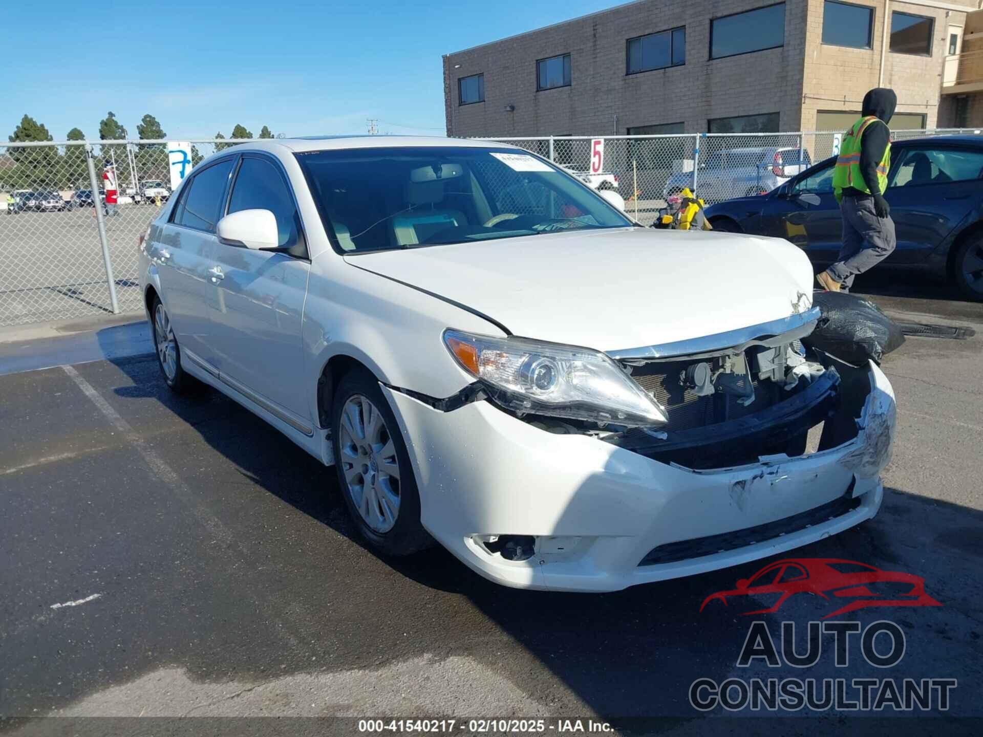 TOYOTA AVALON 2011 - 4T1BK3DB5BU407285