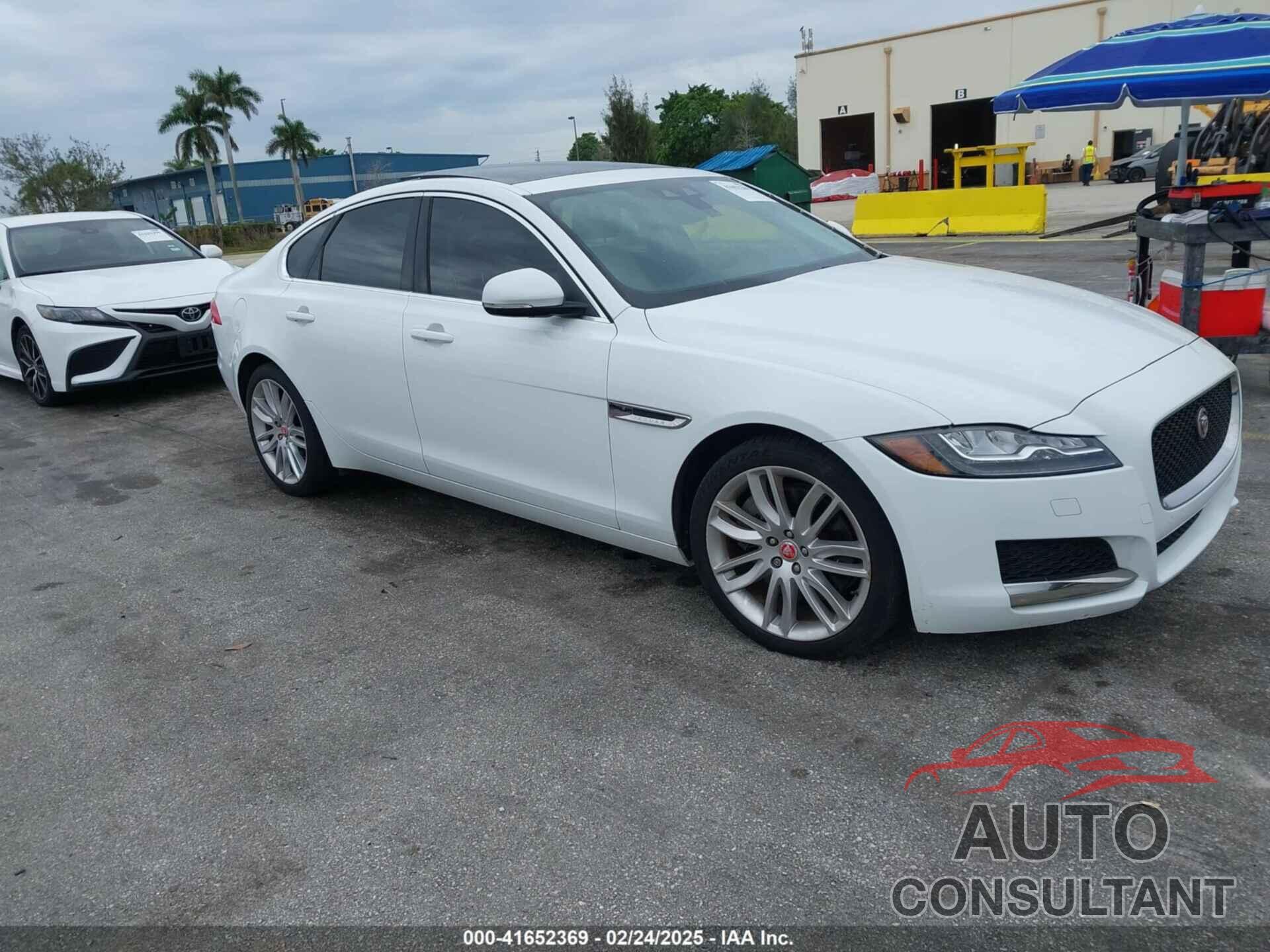 JAGUAR XF 2017 - SAJBE4BV2HCY48435