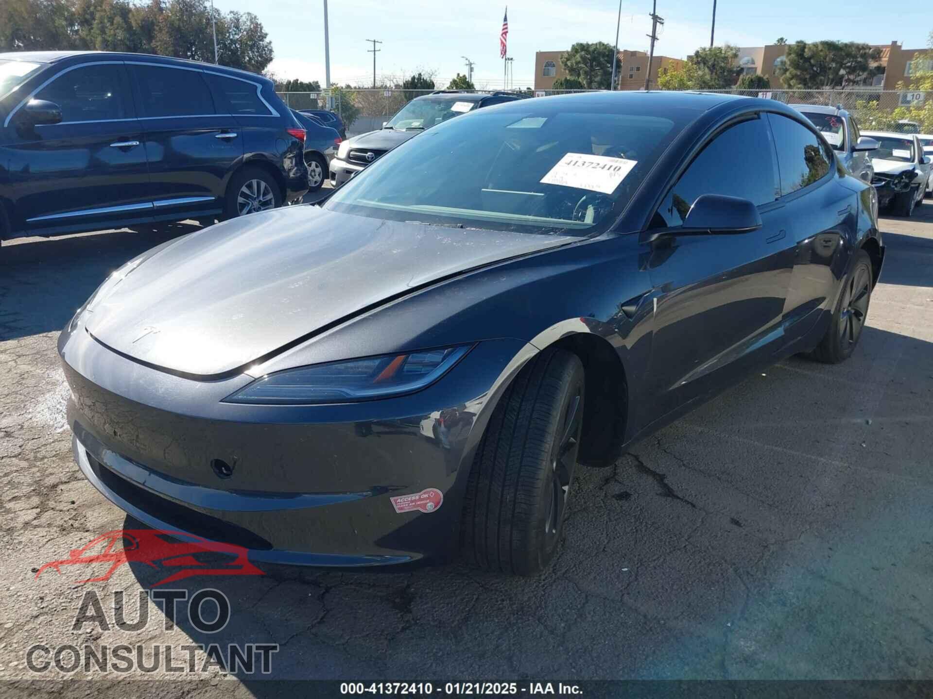 TESLA MODEL 3 2024 - 5YJ3E1EA7RF736647