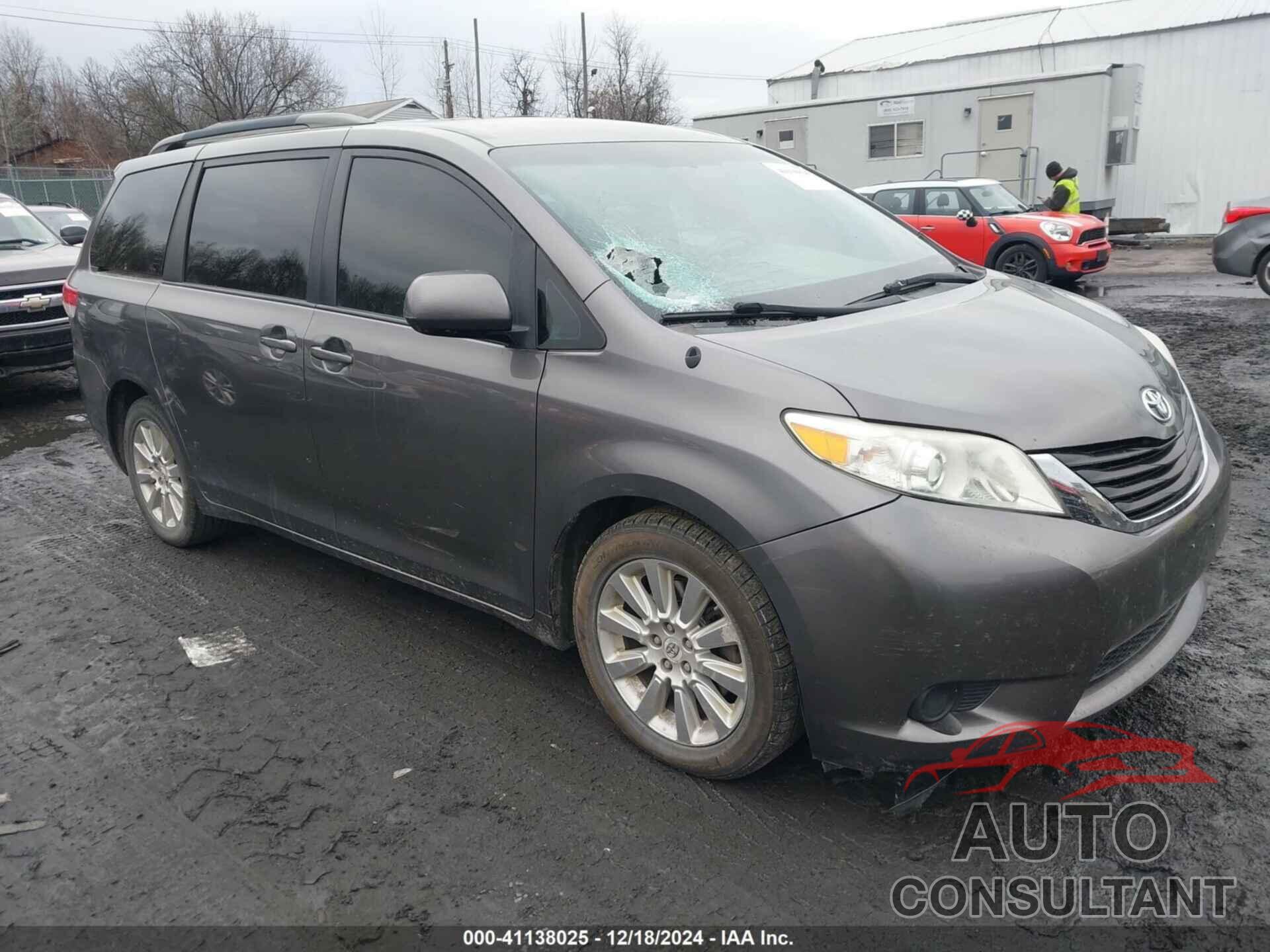 TOYOTA SIENNA 2012 - 5TDJK3DC3CS030731