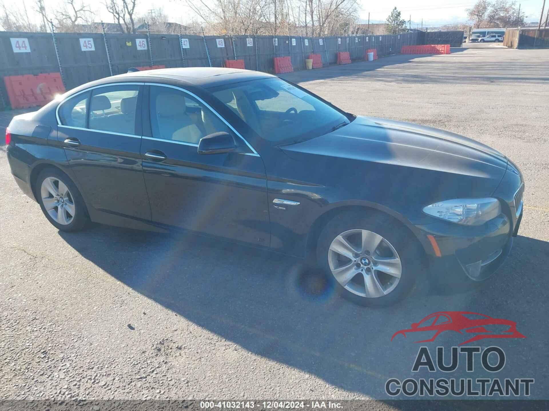 BMW 528I 2012 - WBAXH5C50CDW10616