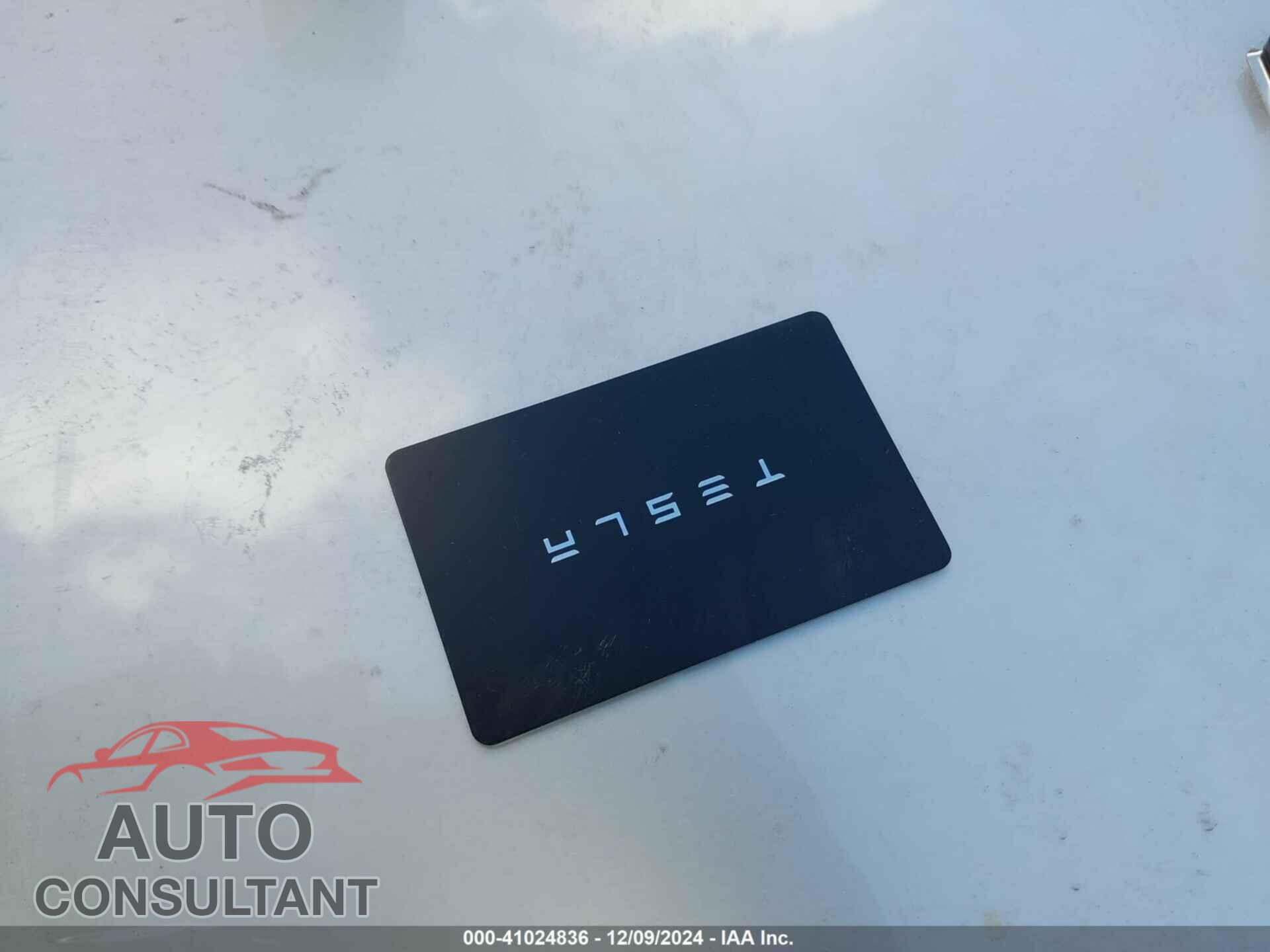 TESLA MODEL 3 2024 - 5YJ3E1EA5RF752734