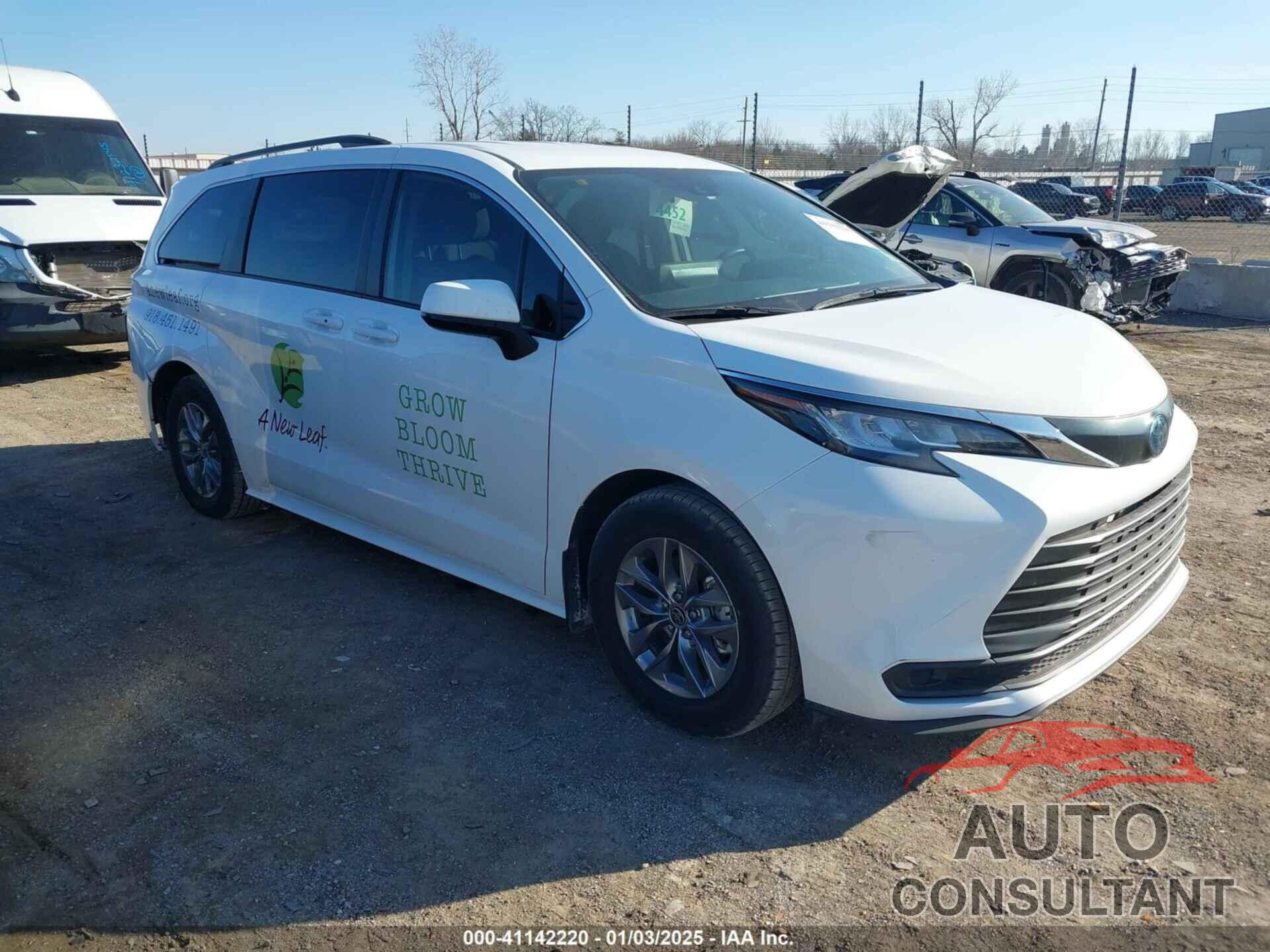 TOYOTA SIENNA 2022 - 5TDKRKEC9NS110045
