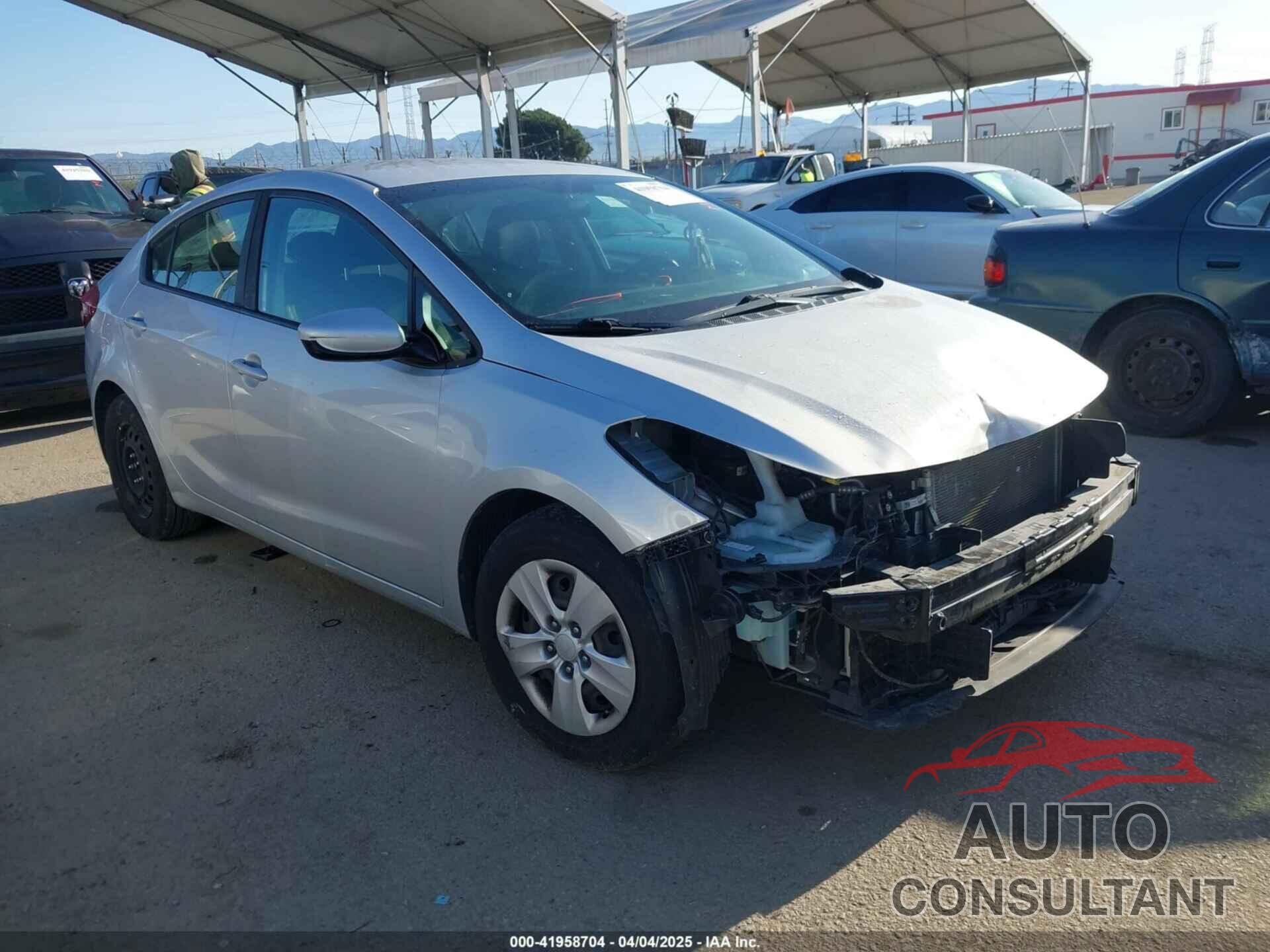 KIA FORTE 2018 - 3KPFK4A72JE195566