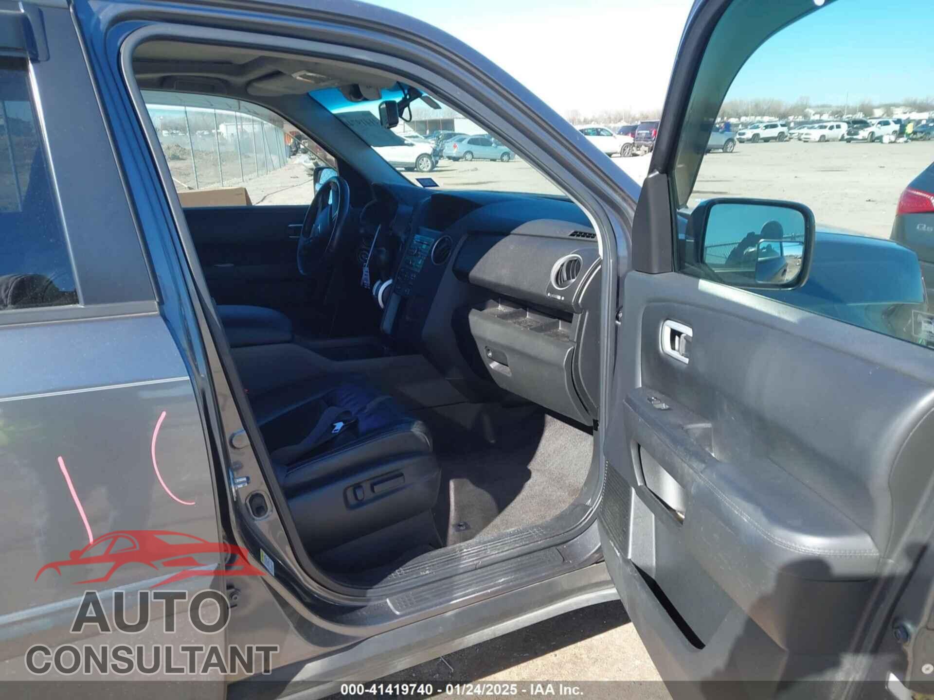 HONDA PILOT 2011 - 5FNYF3H53BB040256