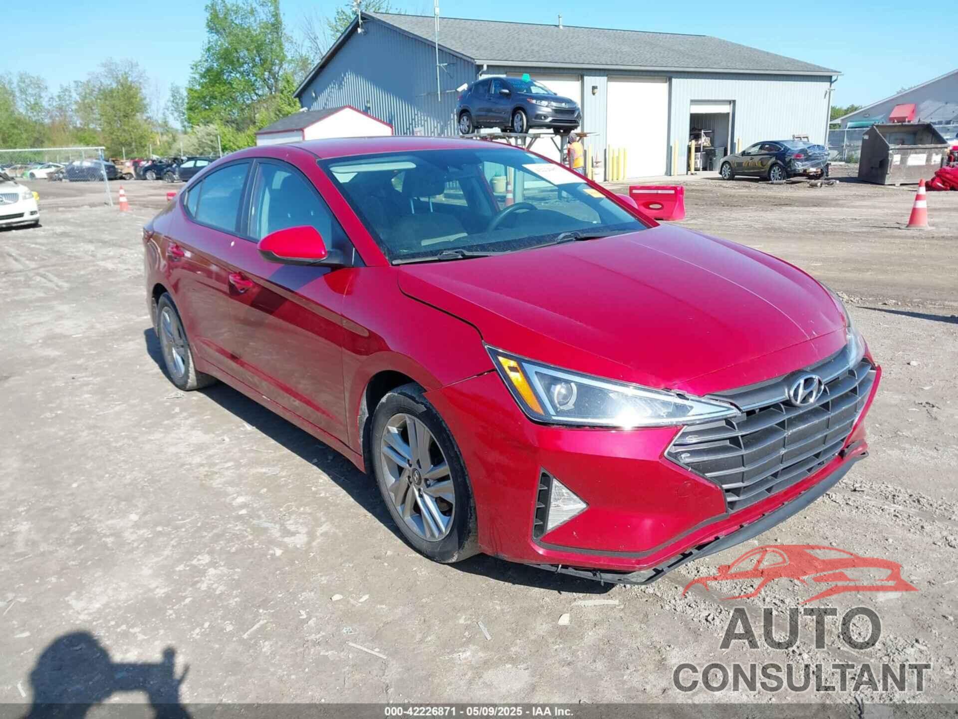HYUNDAI ELANTRA 2019 - KMHD84LF7KU744526