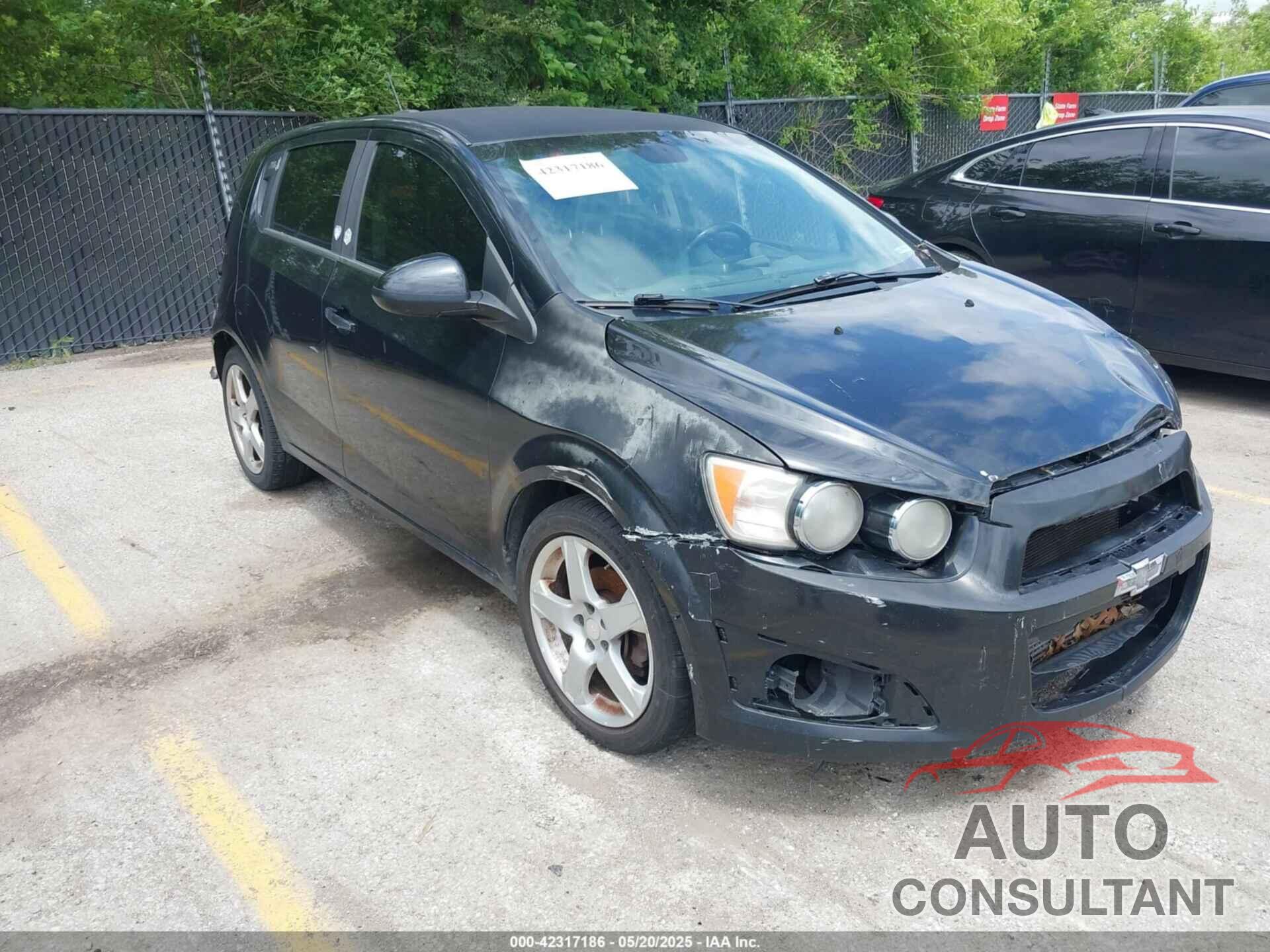 CHEVROLET SONIC 2015 - 1G1JE6SB4F4125150