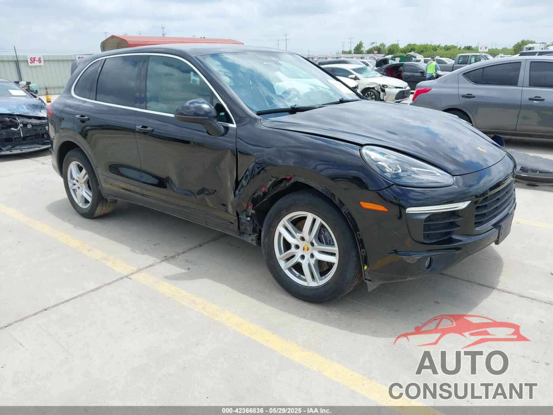 PORSCHE CAYENNE 2016 - WP1AA2A24GKA11755