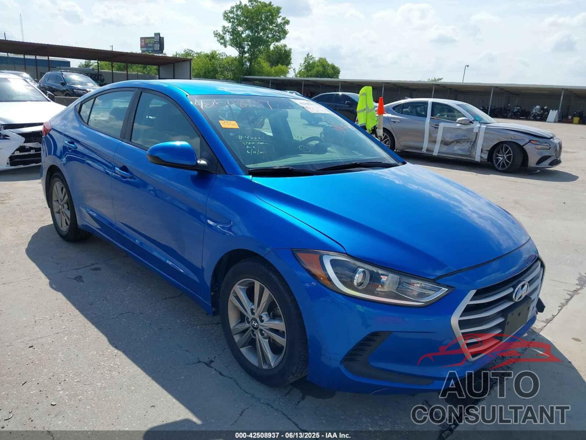 HYUNDAI ELANTRA 2017 - KMHD84LF0HU224614