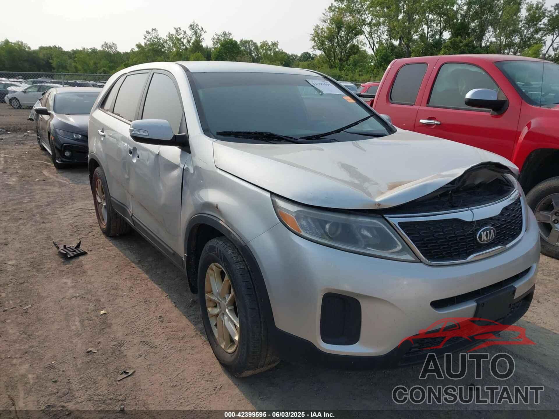 KIA SORENTO 2015 - 5XYKT3A64FG592719
