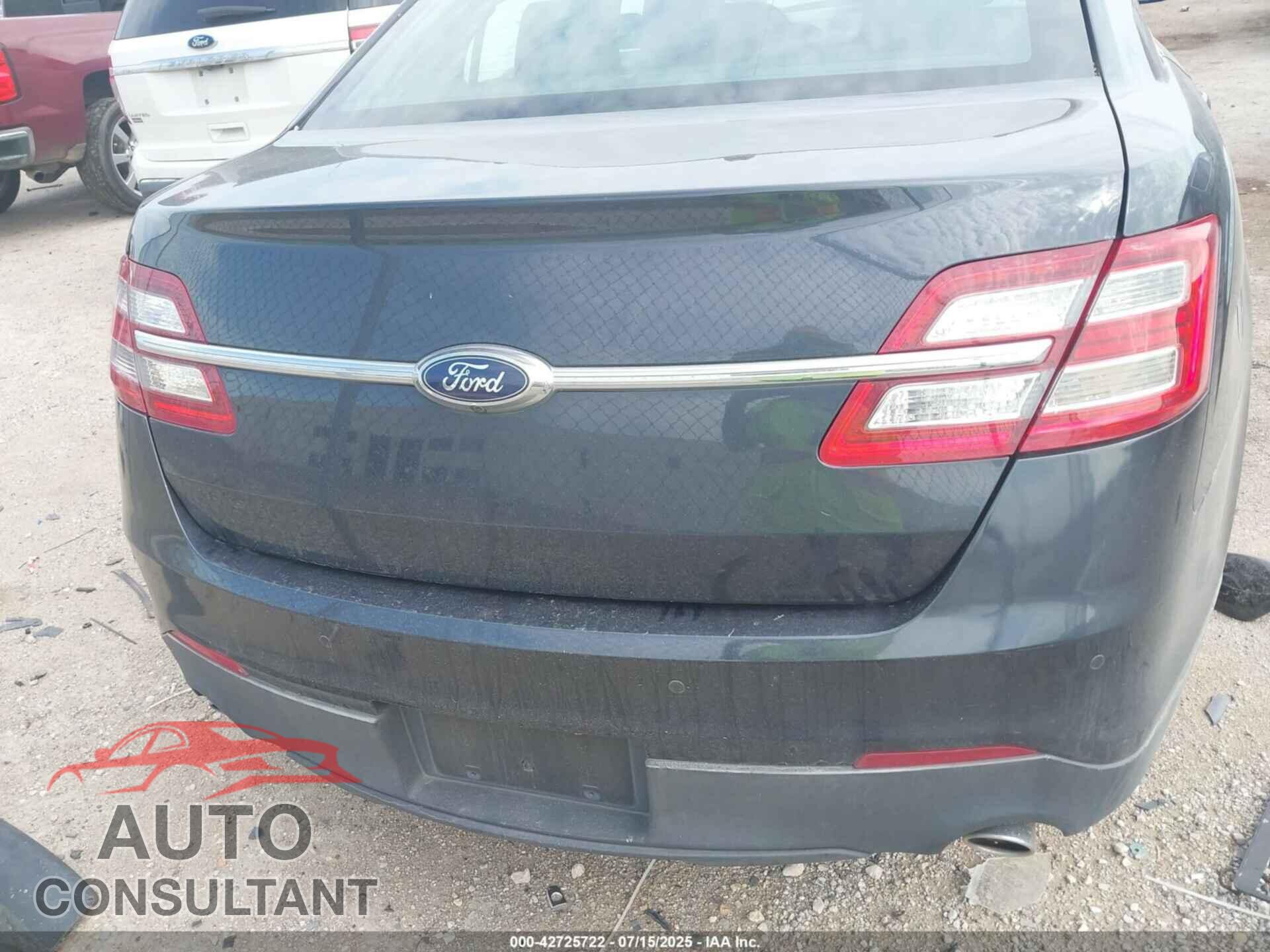 FORD TAURUS 2017 - 1FAHP2F81HG104237