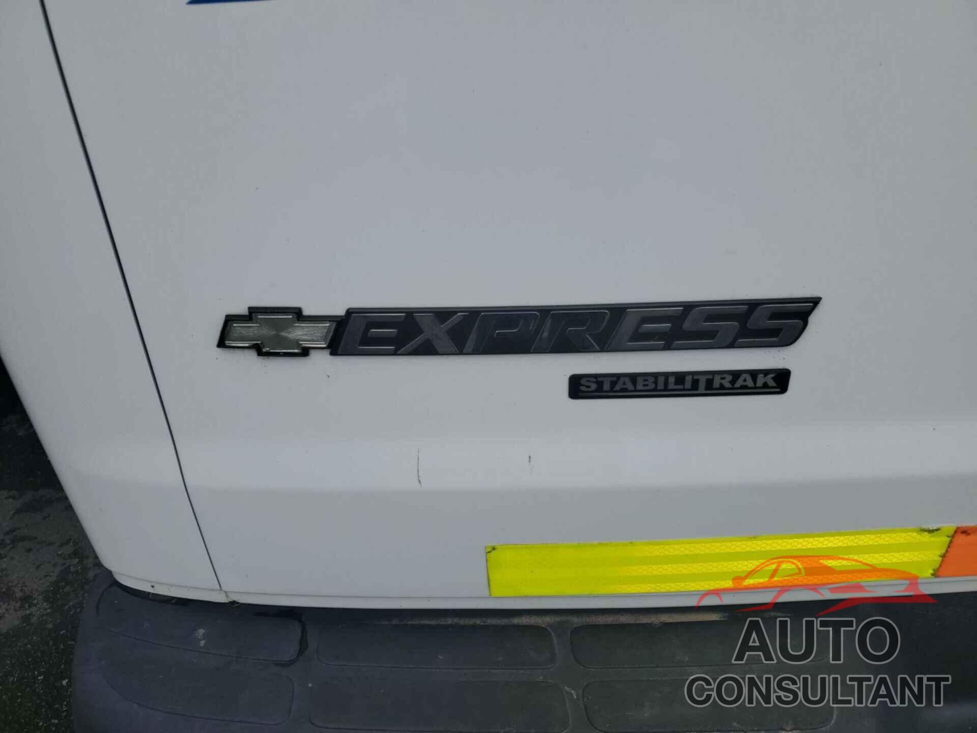 CHEVROLET EXPRESS G2500 2014 - 1GCWGFCA8E1121812