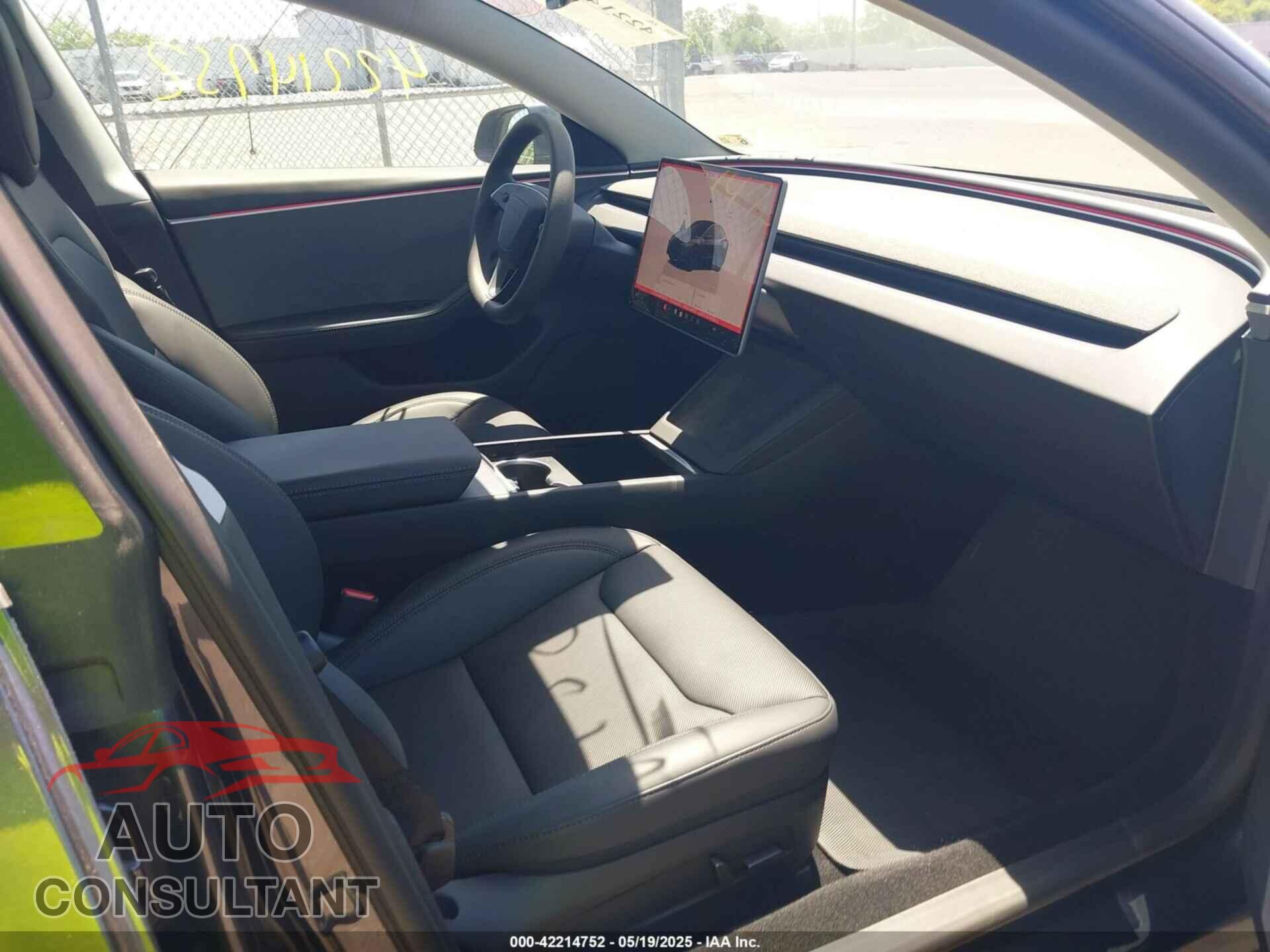 TESLA MODEL 3 2024 - 5YJ3E1EA3RF784002