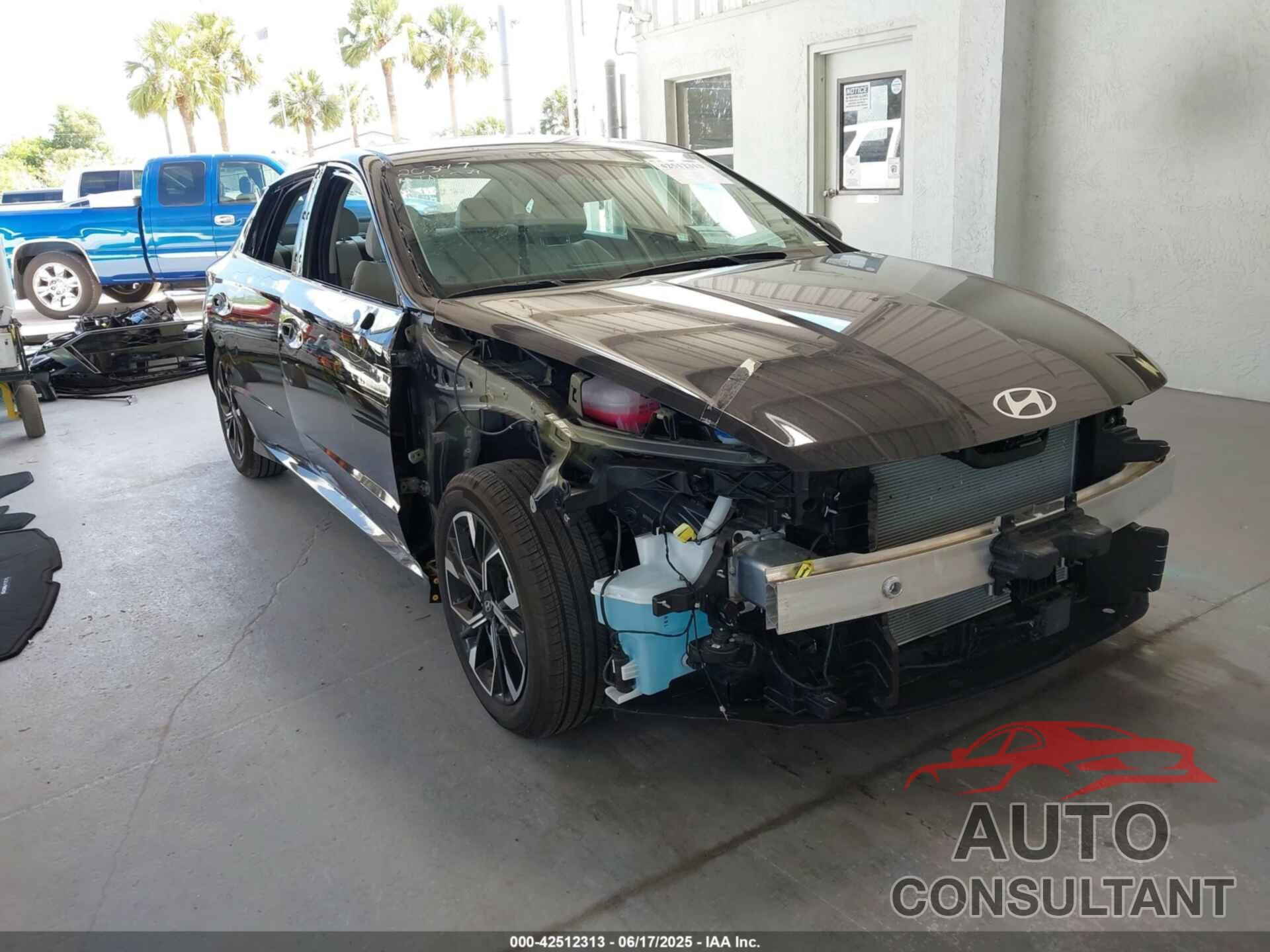 HYUNDAI SONATA 2024 - KMHL64JA2RA381928