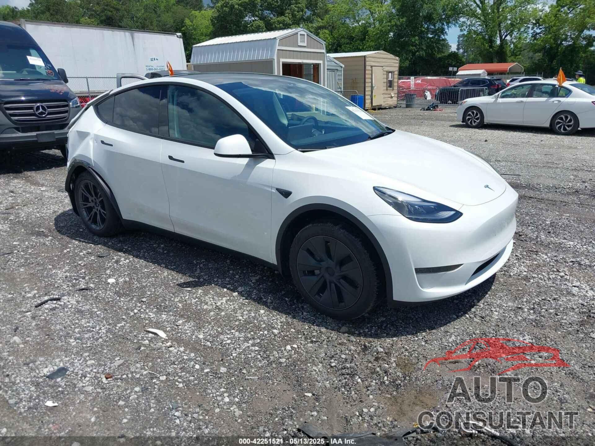 TESLA MODEL Y 2025 - 7SAYGDED1SA348492