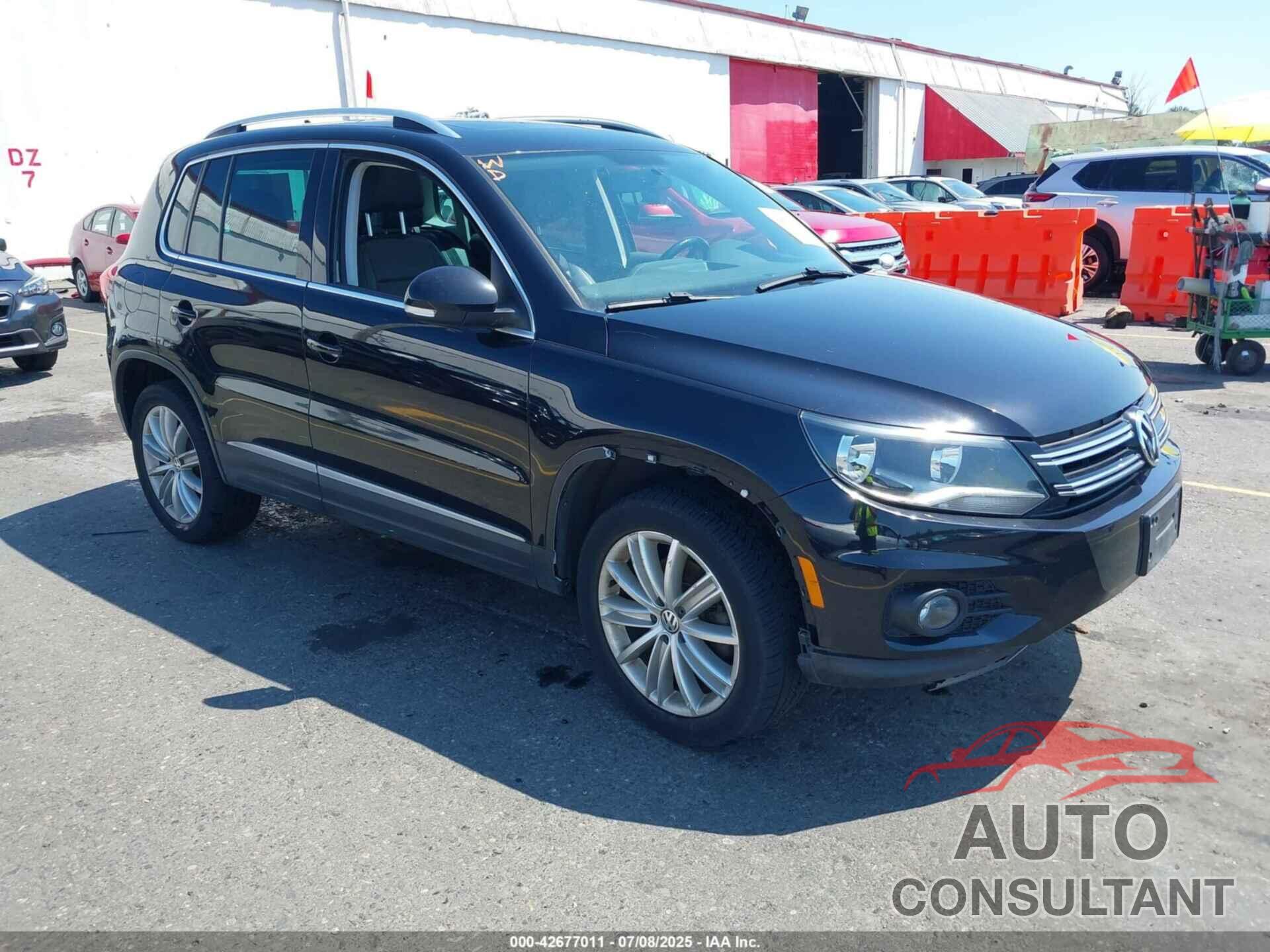 VOLKSWAGEN TIGUAN 2015 - WVGAV7AX1FW574781