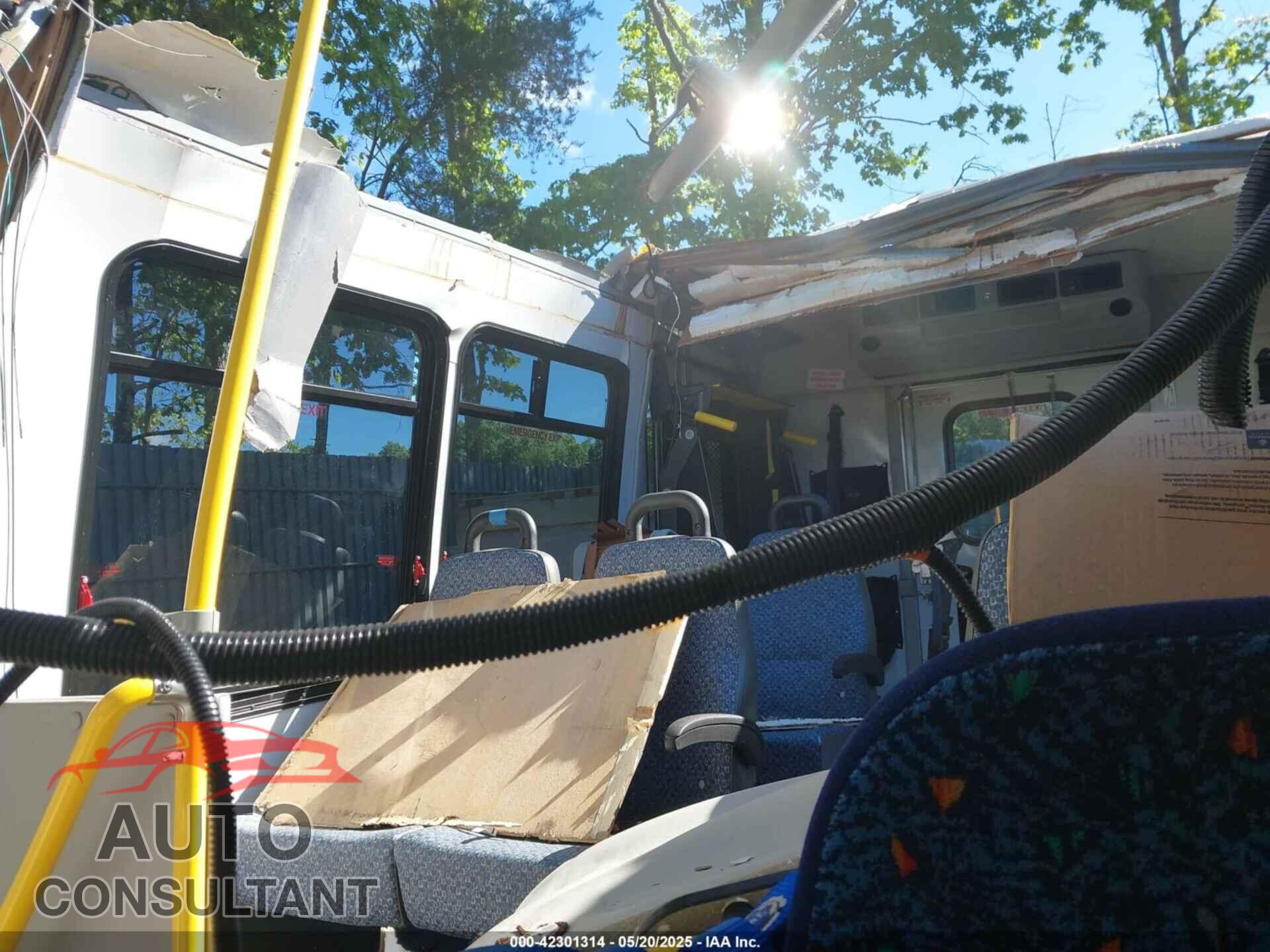 FORD ECONOLINE 2017 - 1FDEE3FS0HDC57225