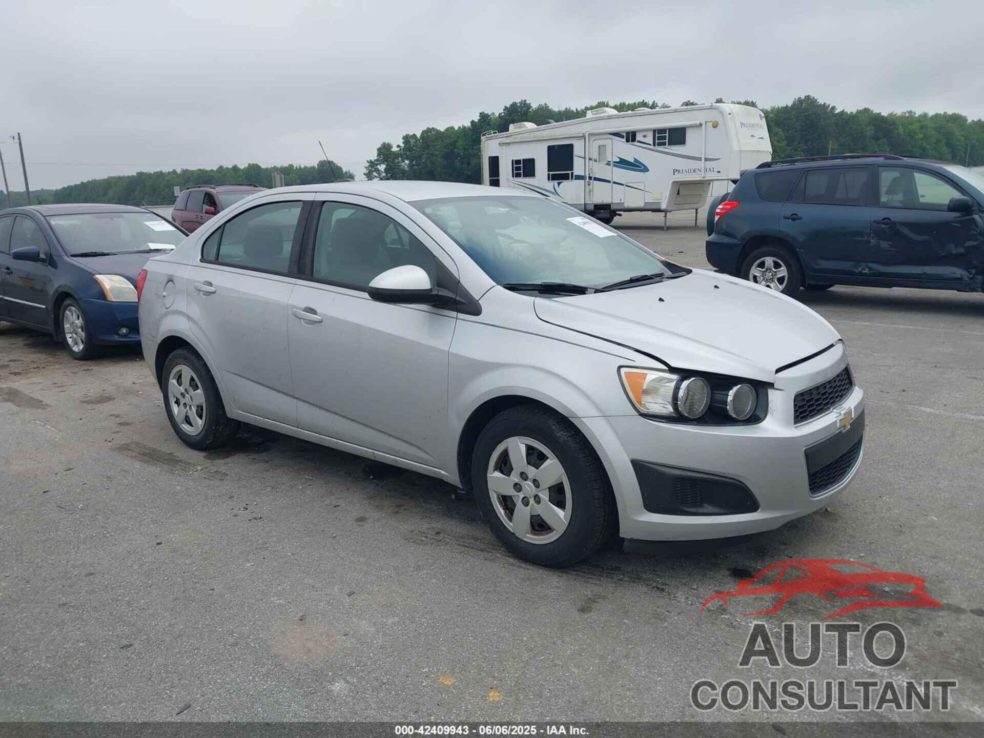 CHEVROLET SONIC 2015 - 1G1JA5SH0F4116424