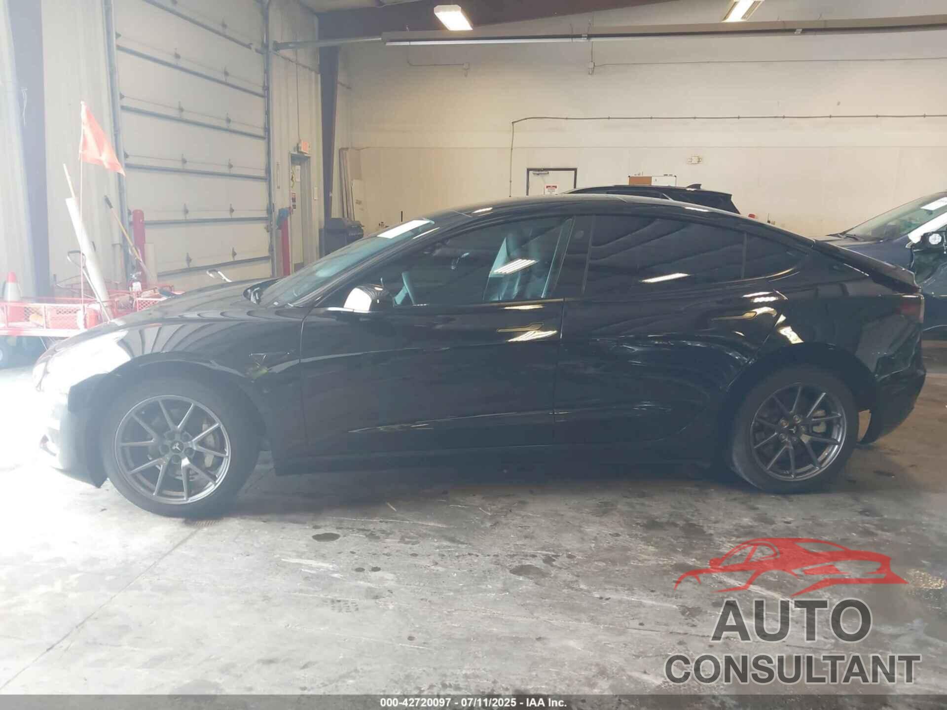TESLA MODEL 3 2021 - 5YJ3E1EB7MF049525